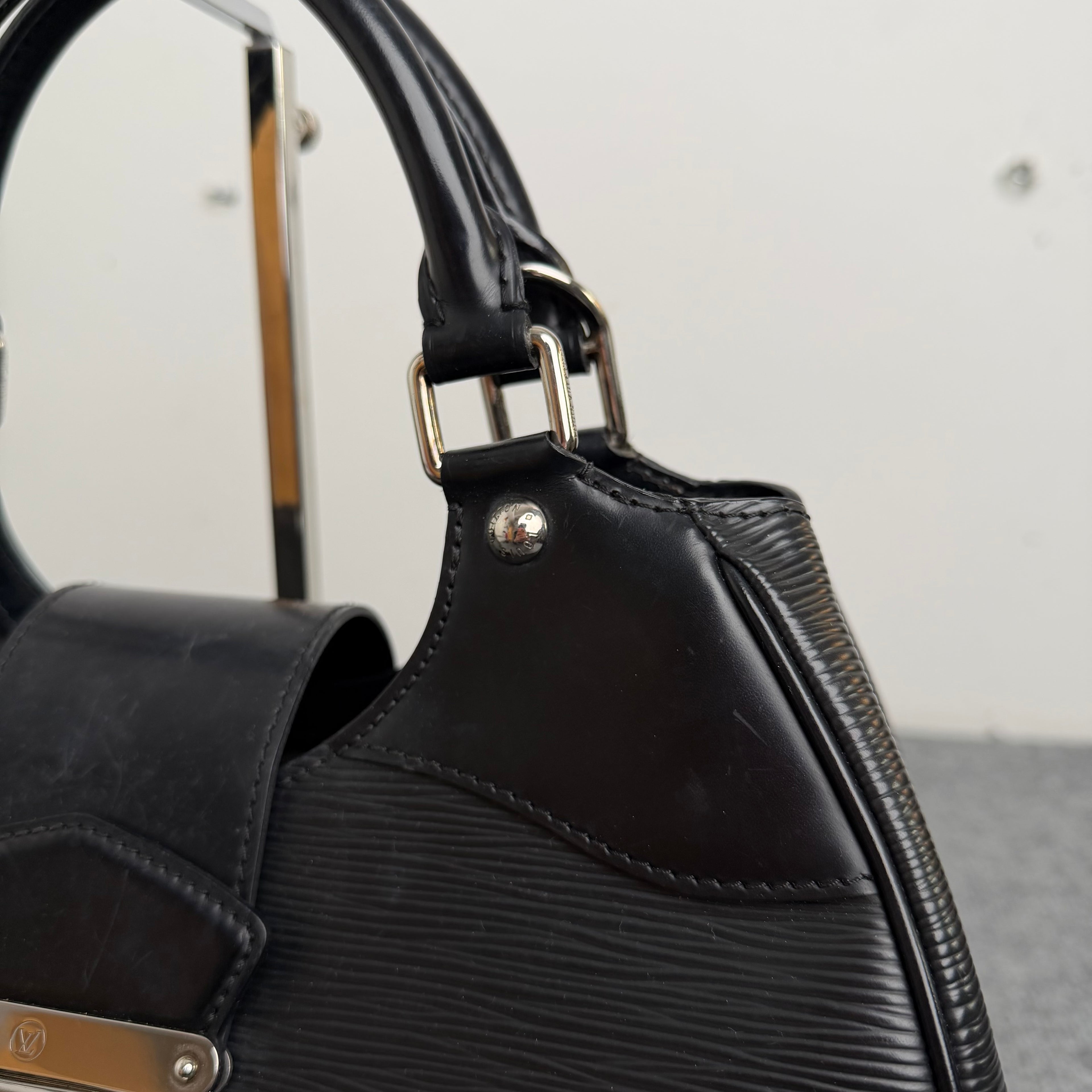 Louis Vuitton Epi Montaigne