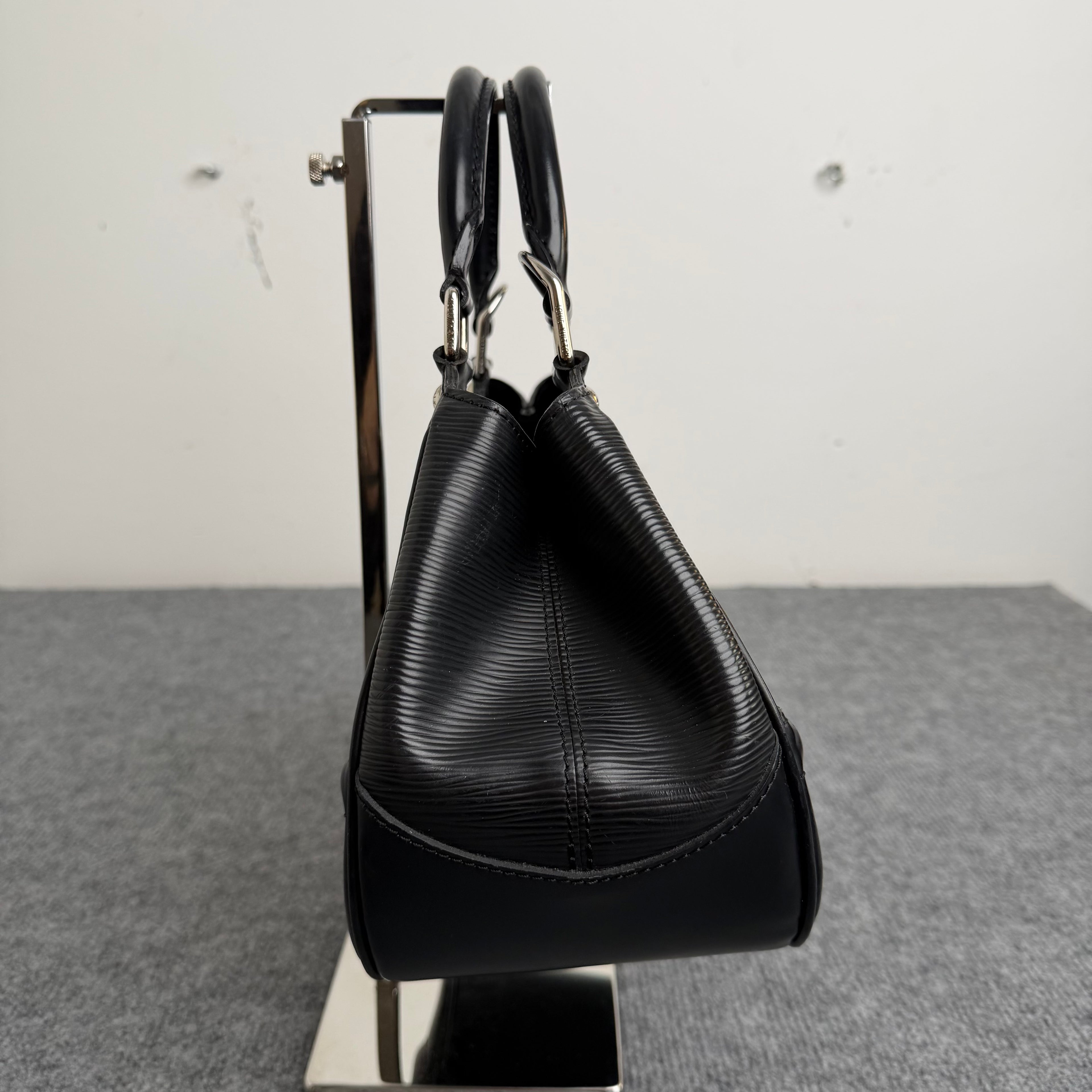 Louis Vuitton Epi Montaigne