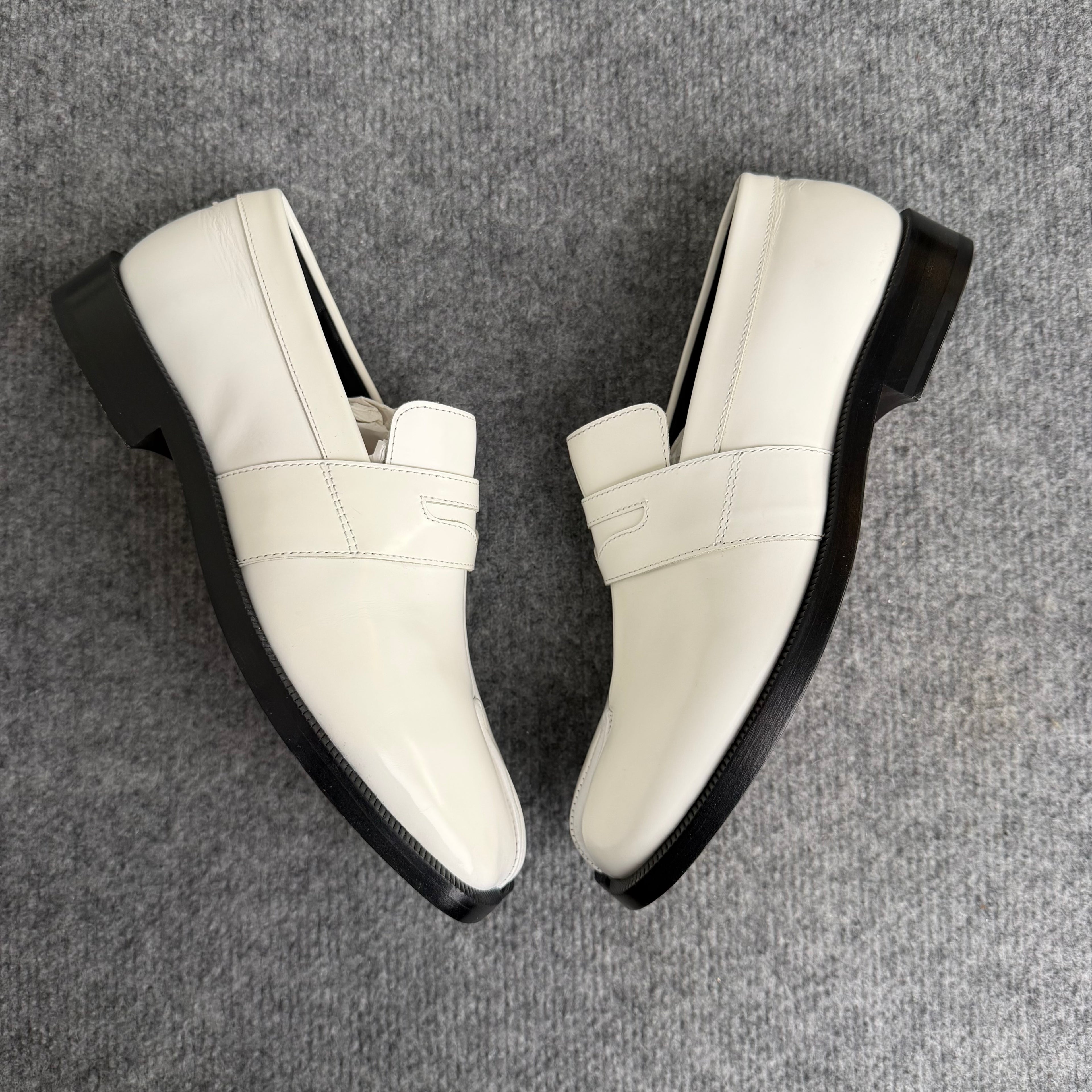 Maison Margiela Tabi Loafers (Str. 38)