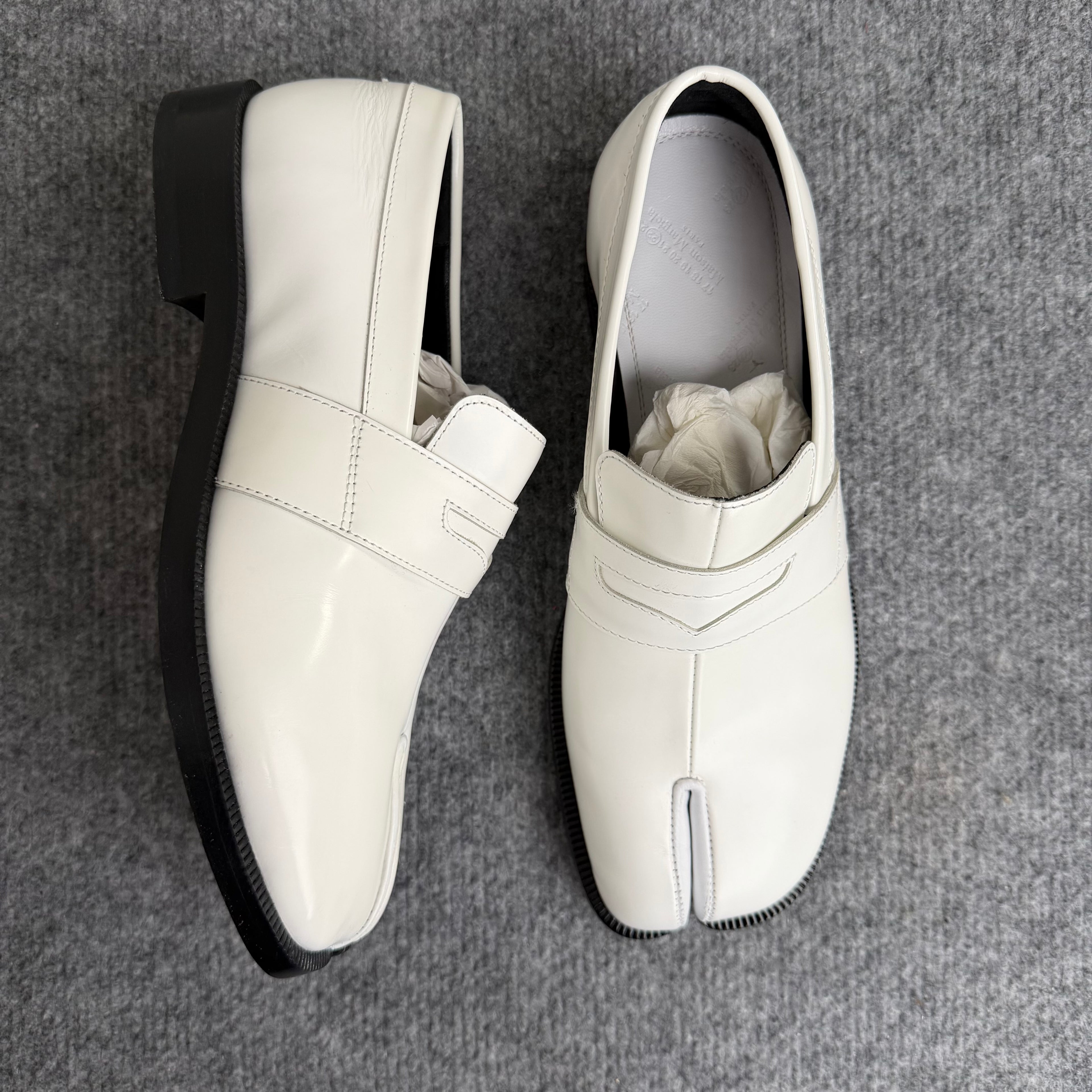 Maison Margiela Tabi Loafers (Str. 38)