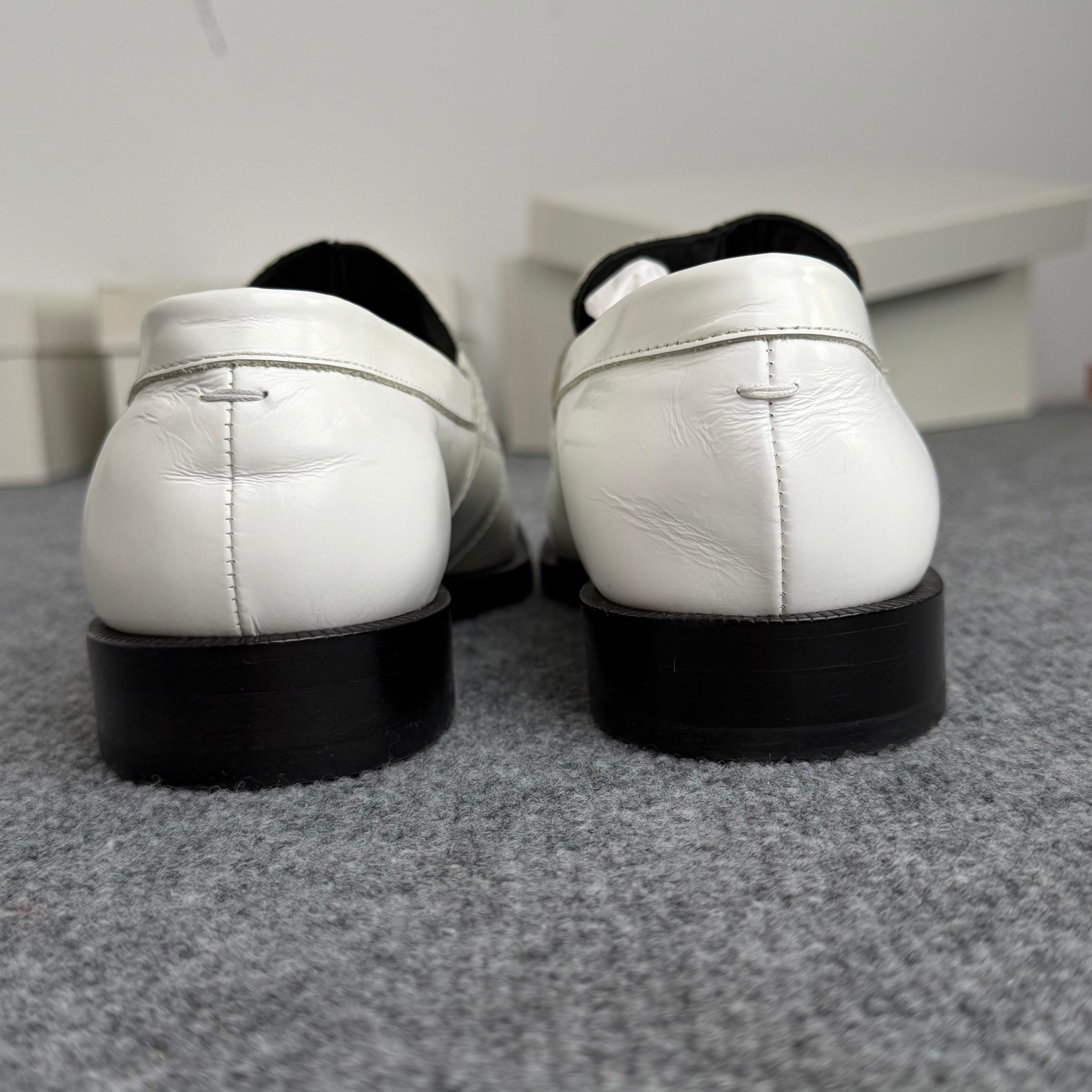 Maison Margiela Tabi Loafers (Str. 38)