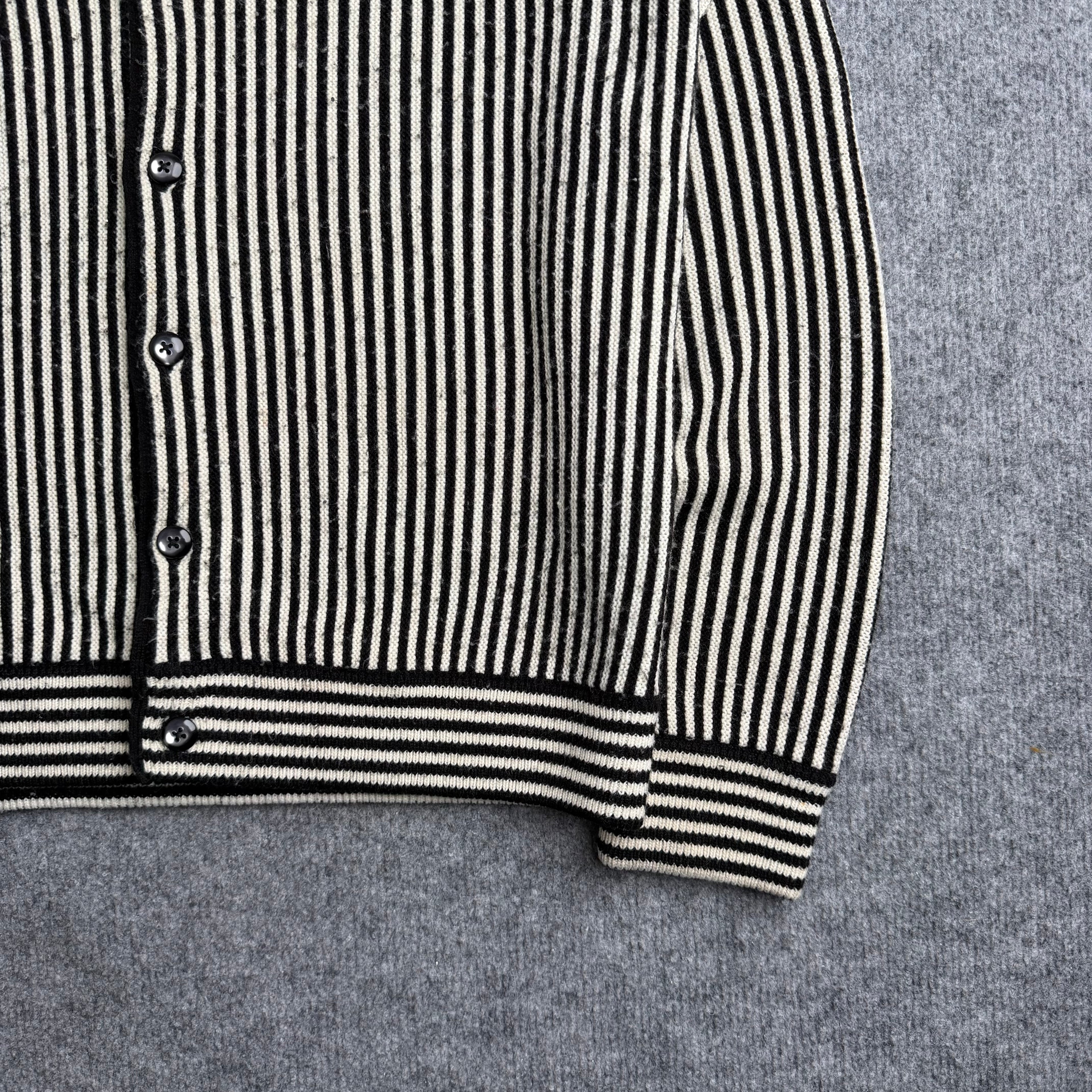 Supreme cardigan (Str. M)