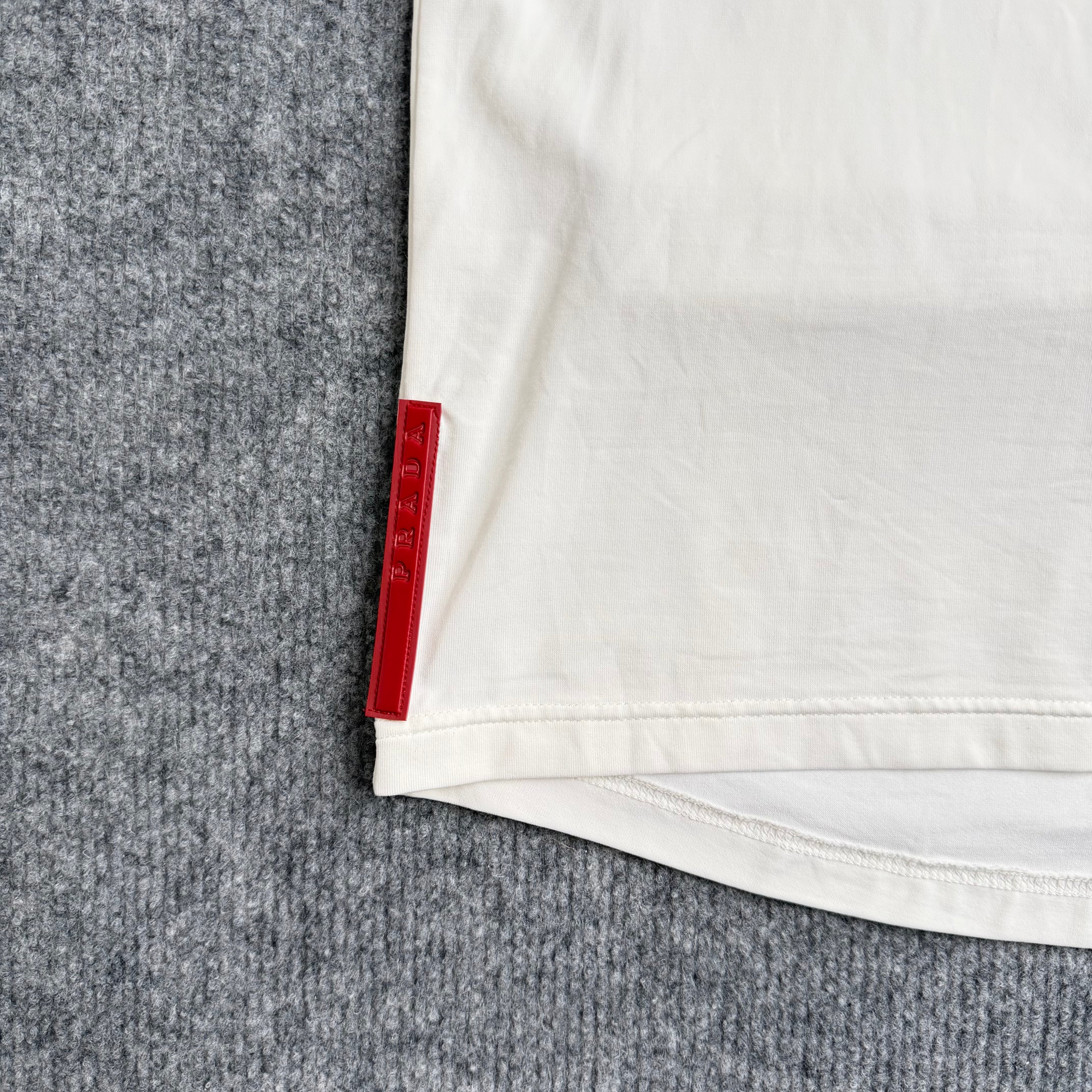 Prada t-shirt (Str. M)