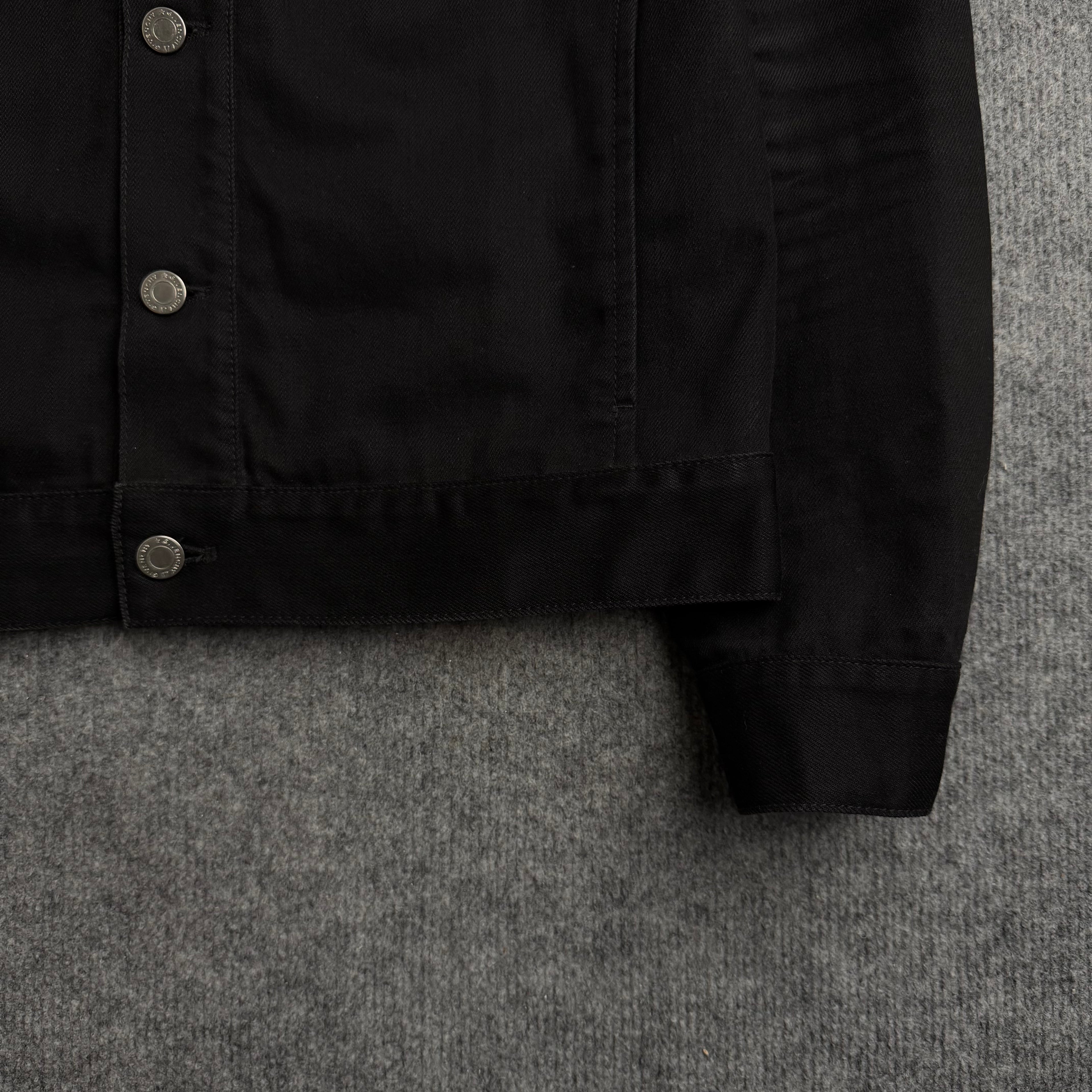 Givenchy jakke (Str. M)