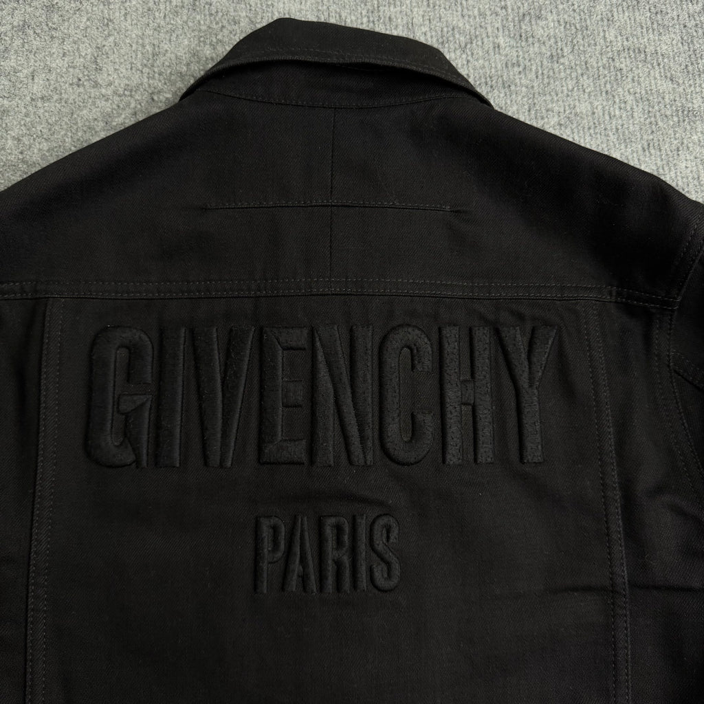 Givenchy jakke (Str. M)