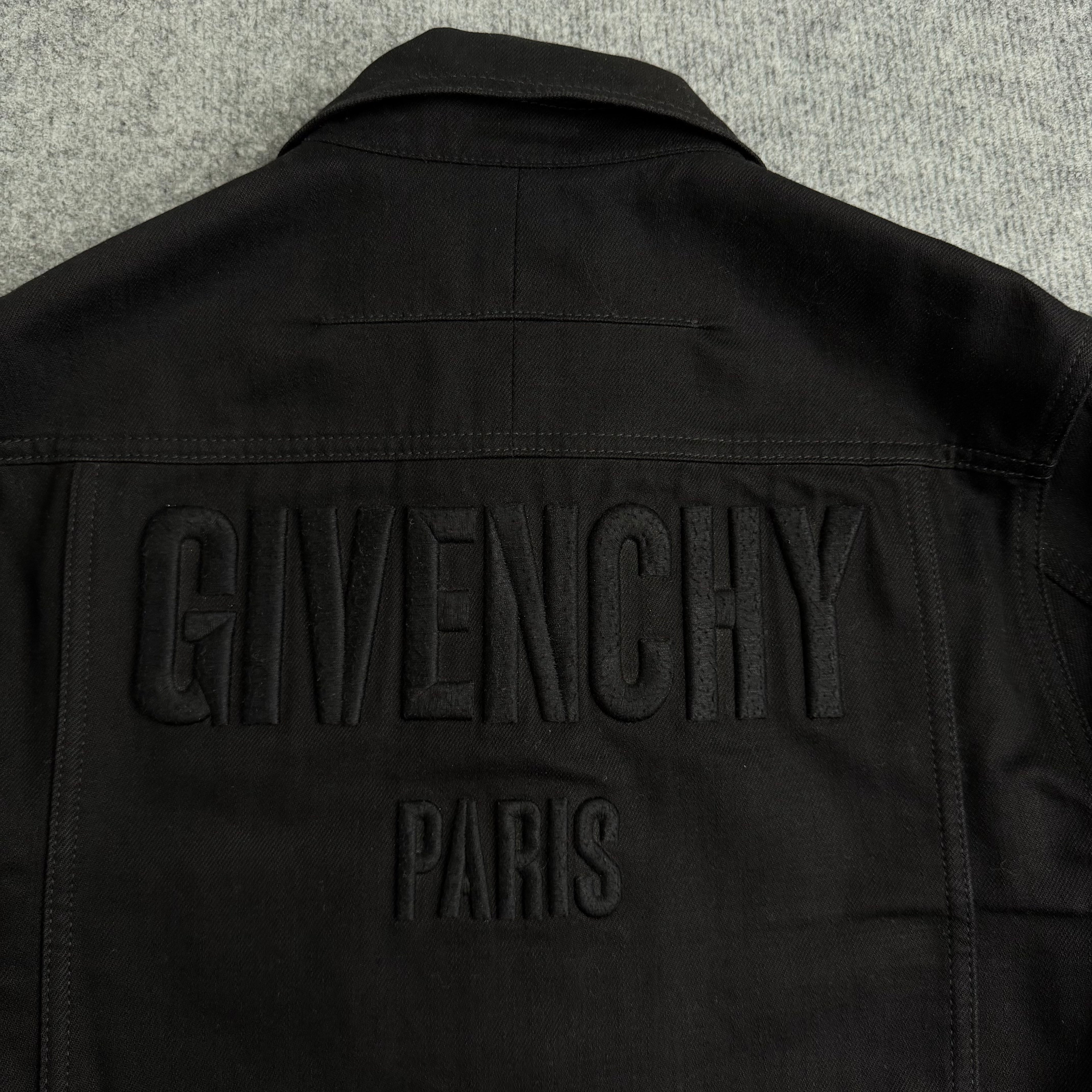 Givenchy jakke (Str. M)