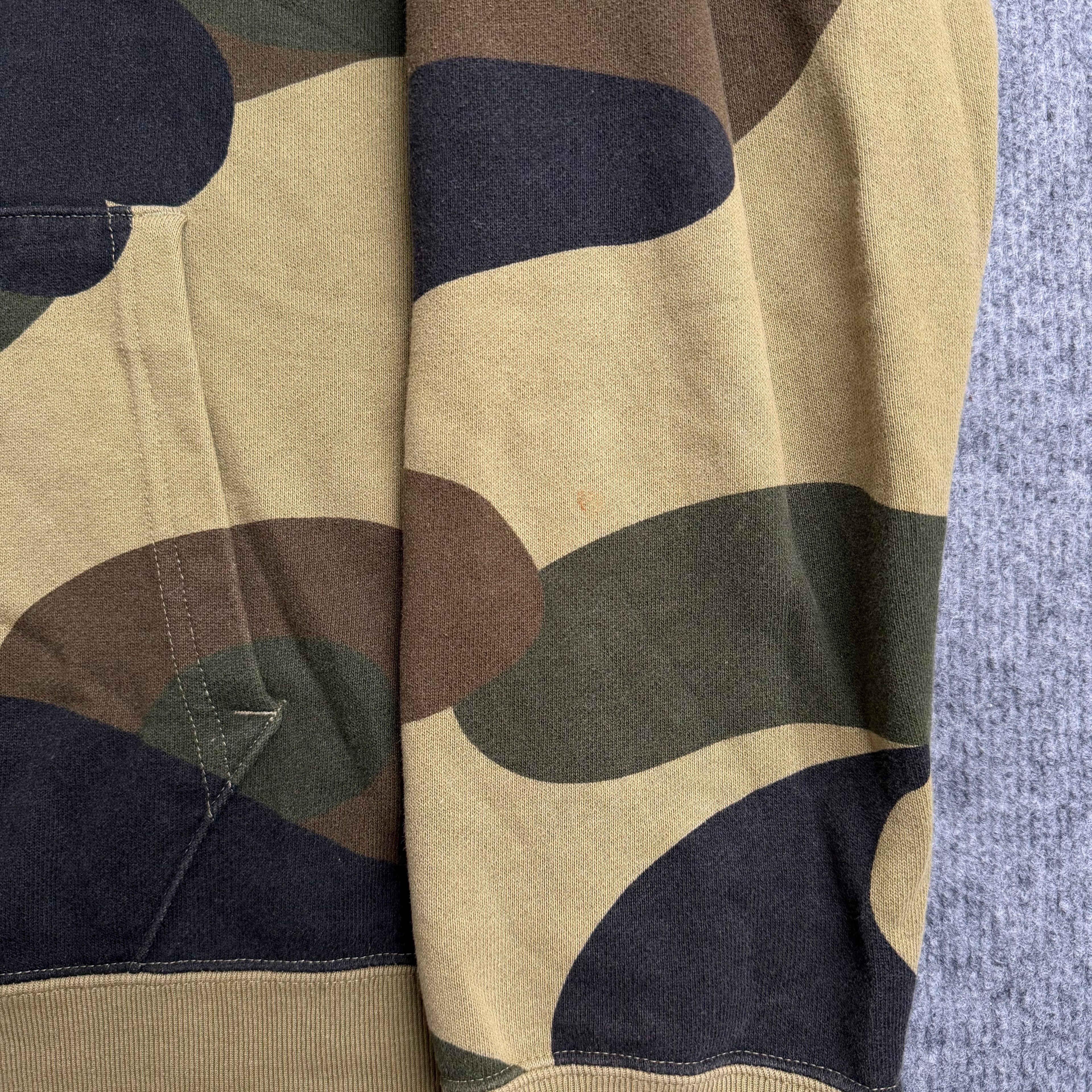 A Bathing Ape hættetrøje (Str. L)