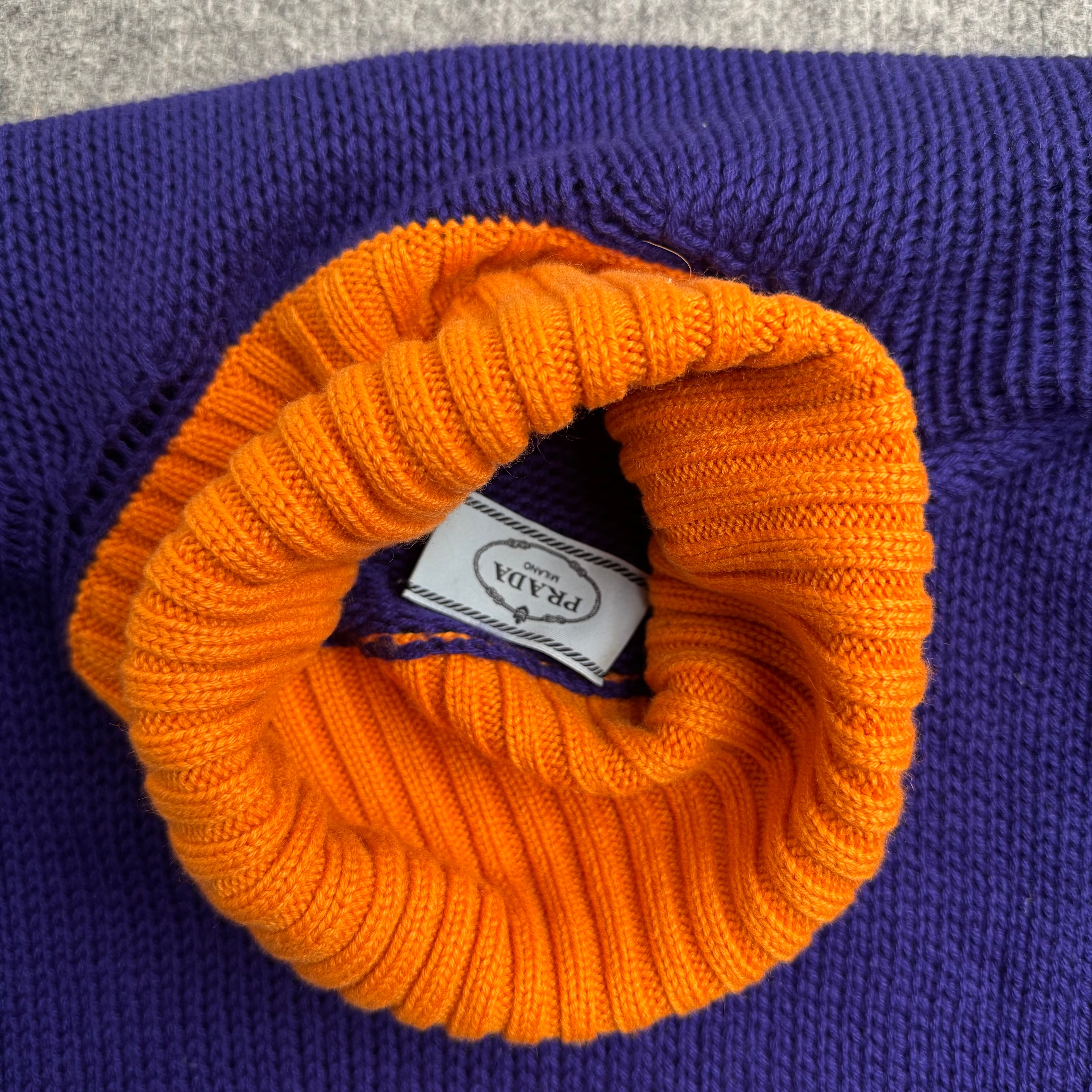 Prada strik (Str. M)