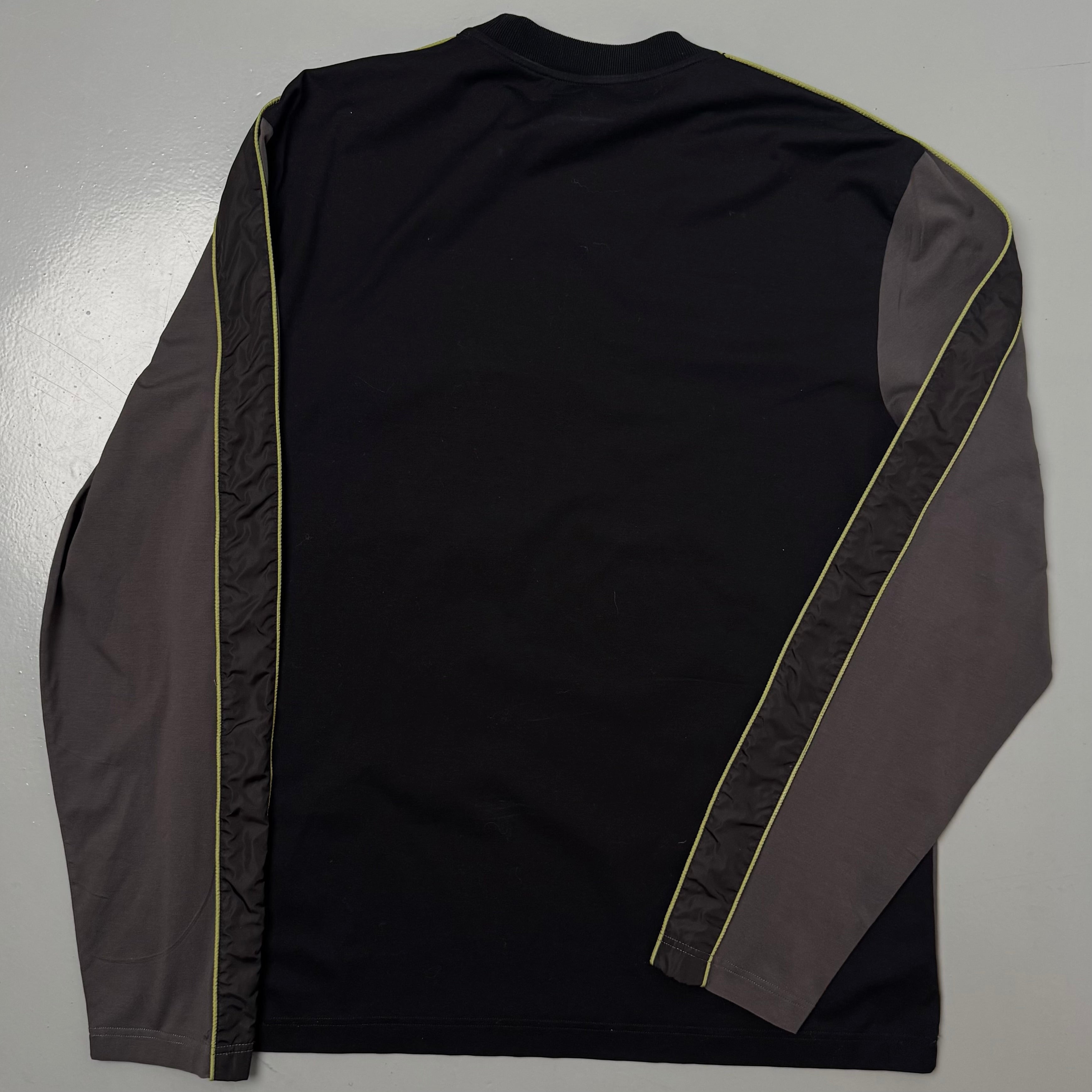 Prada bluse (Str. M)