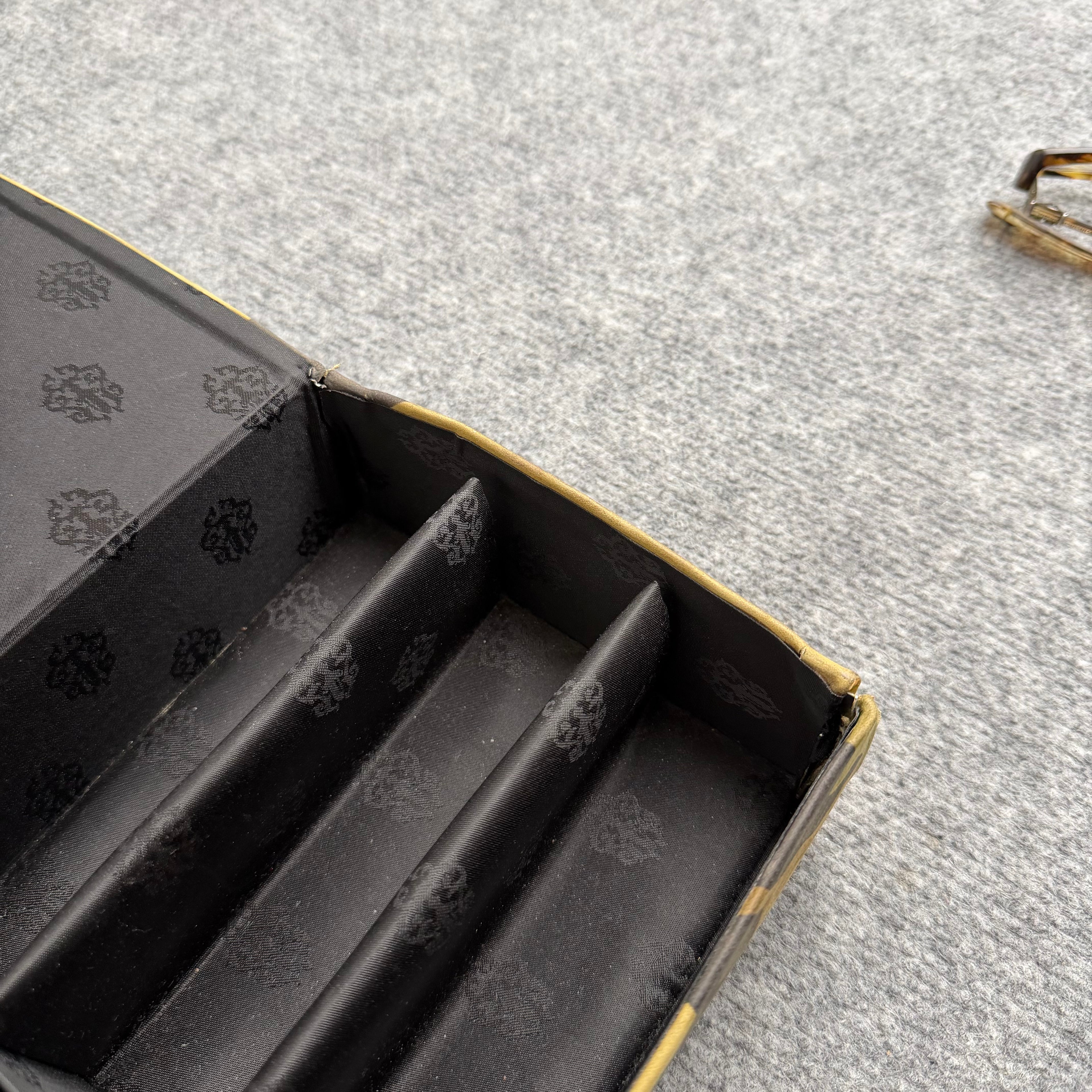 Chrome Hearts brille Solbrille display