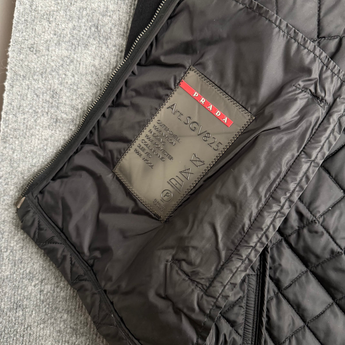 Prada jakke (Str. L )