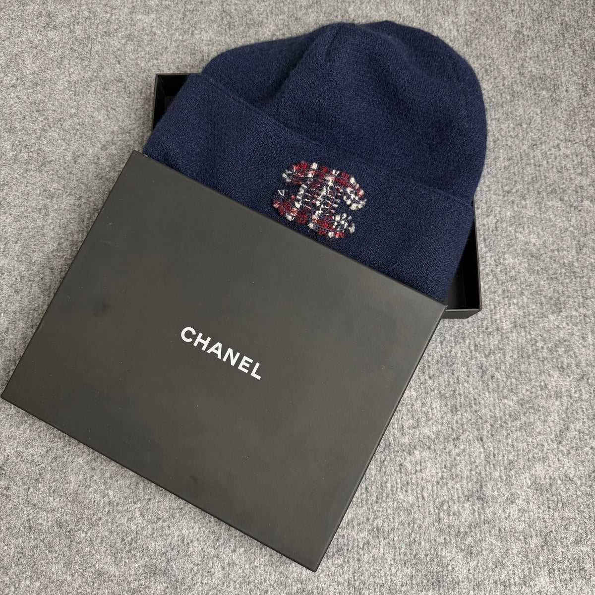 Chanel hue