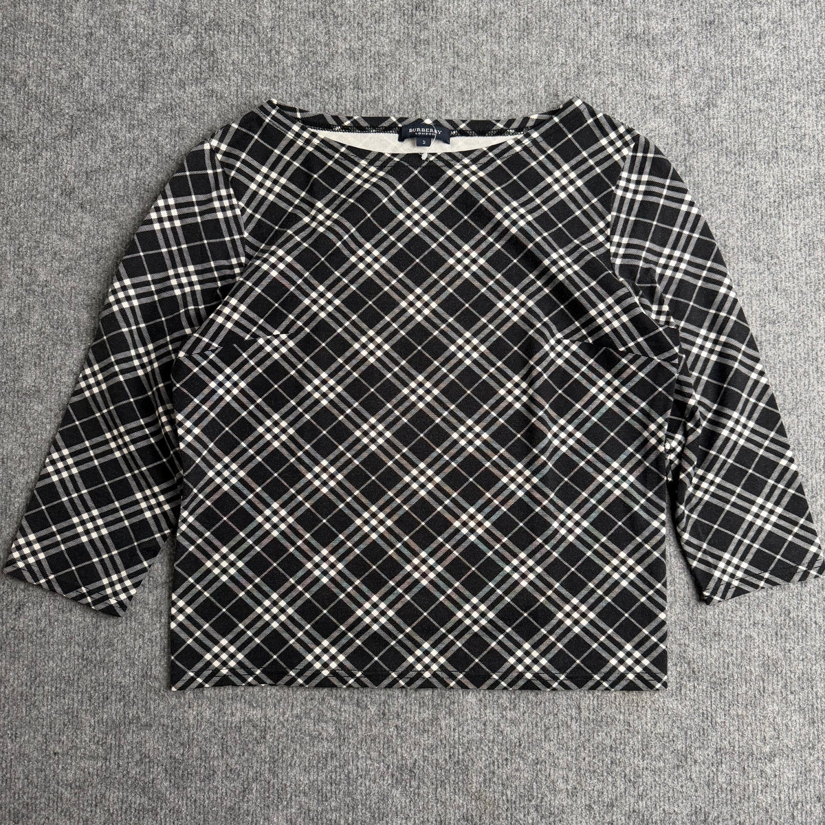 Burberry top (Str. M)