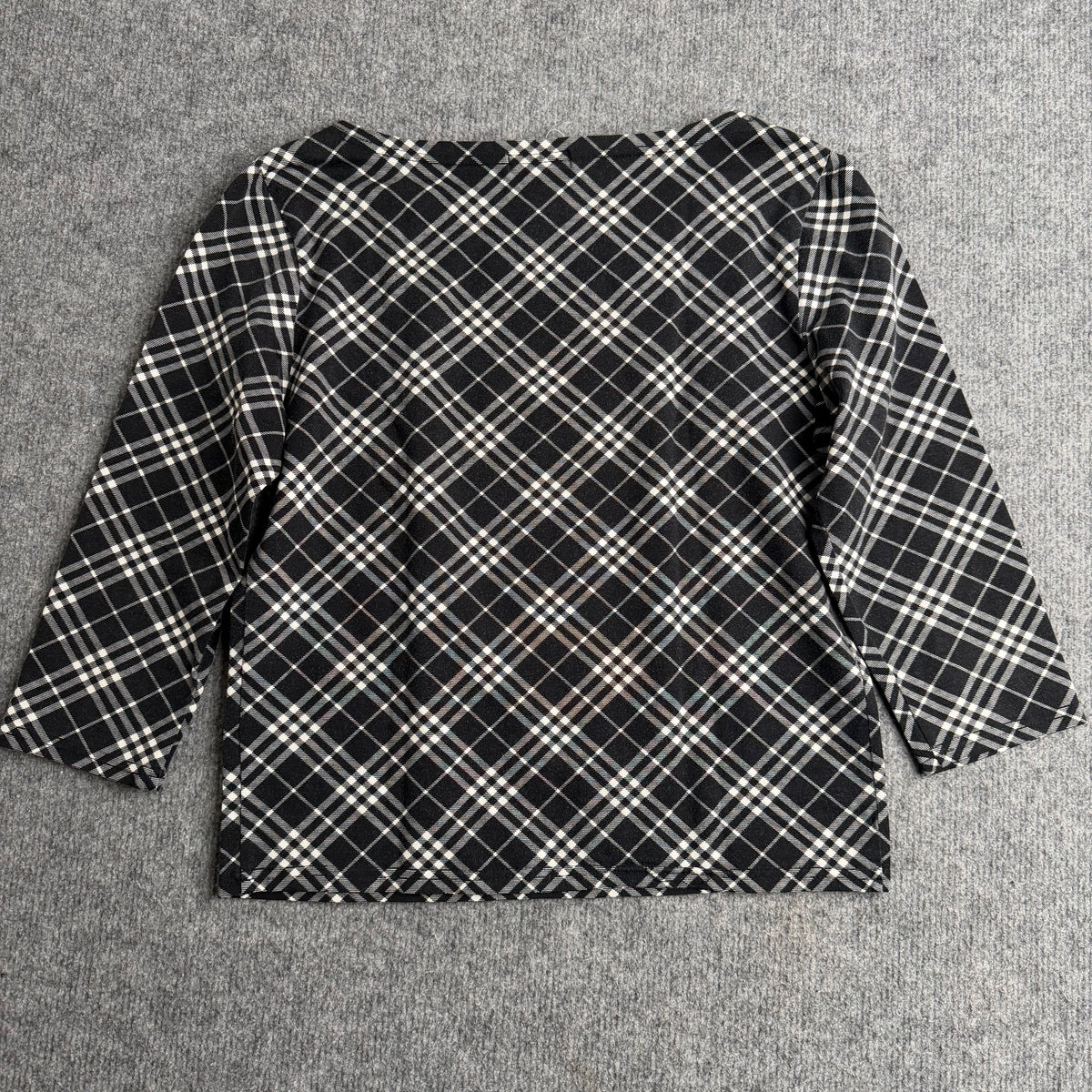Burberry top (Str. M)