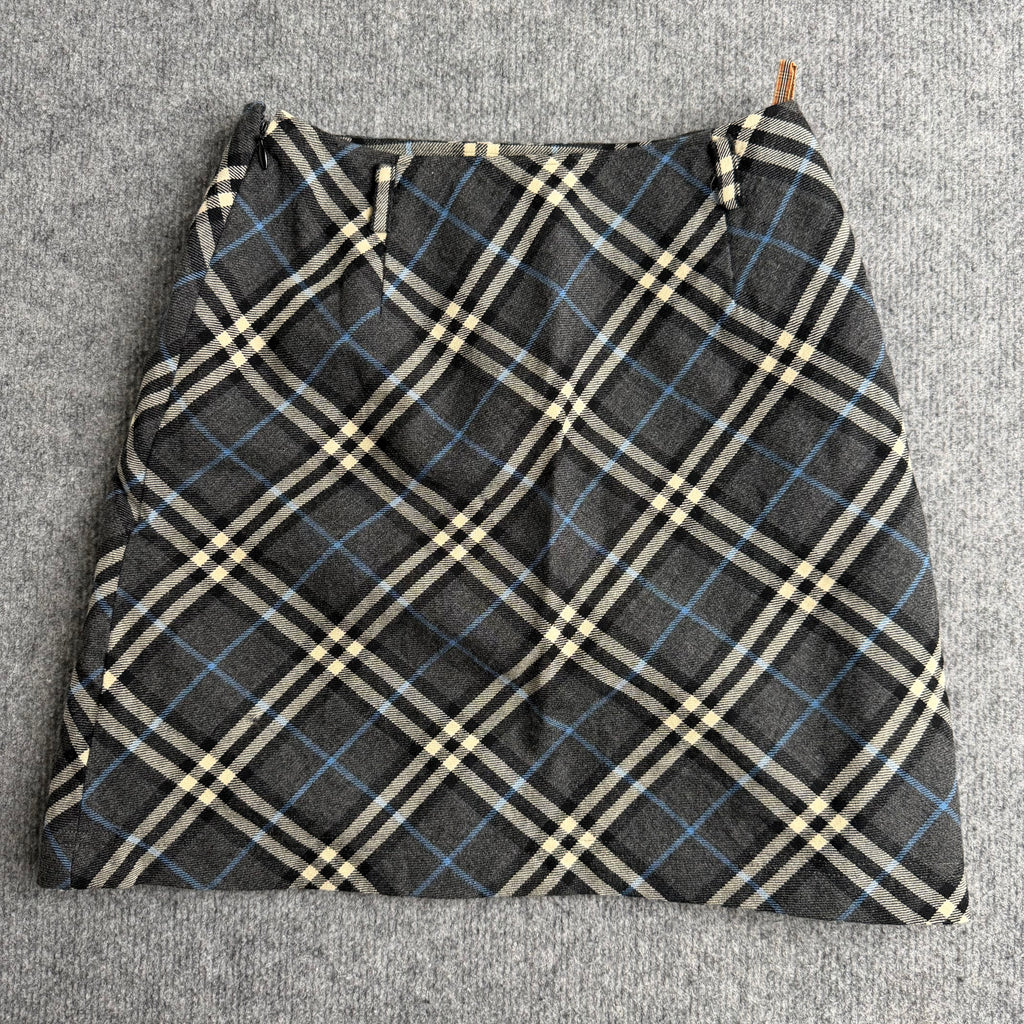 Burberry nederdel (Str. 36)