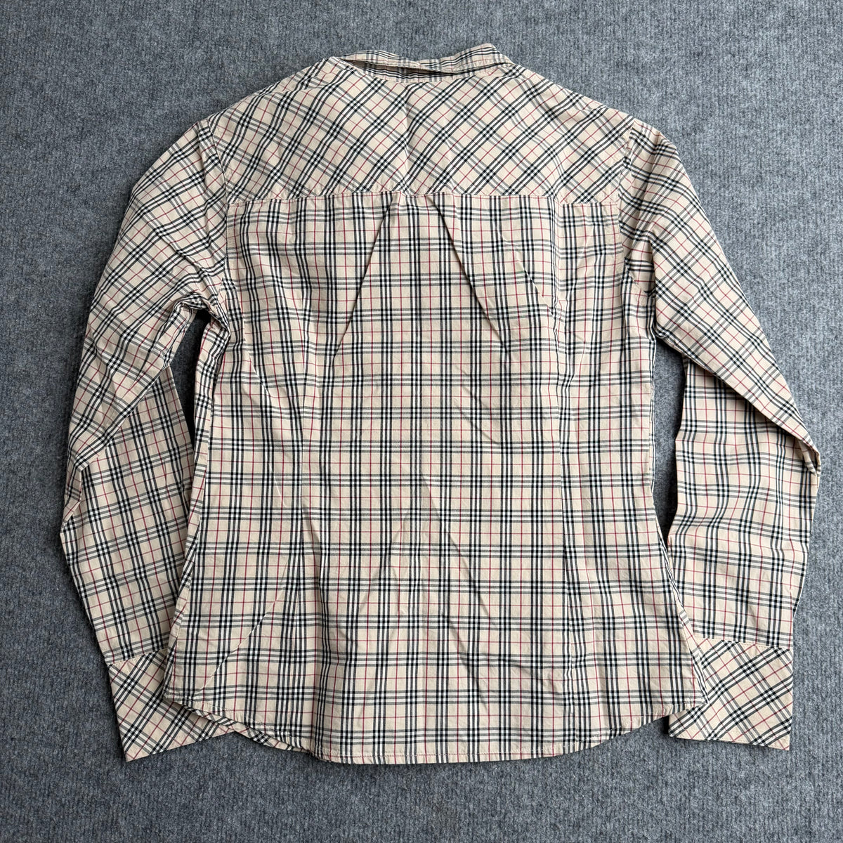 Burberry skjorte (Str. S)