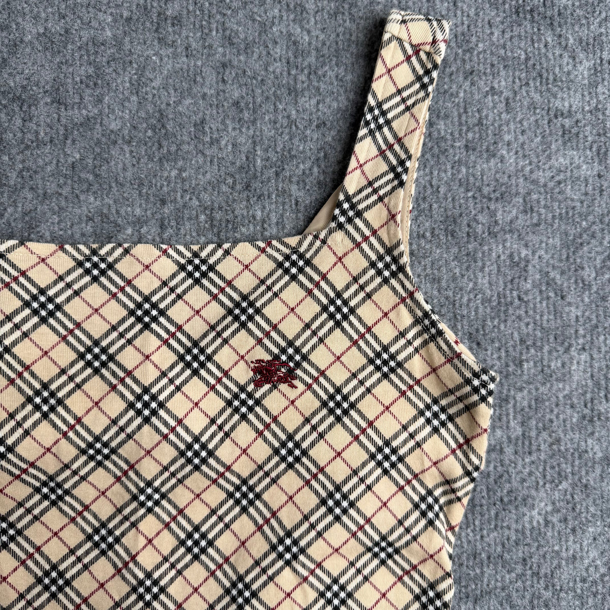 Burberry top (Str. S)