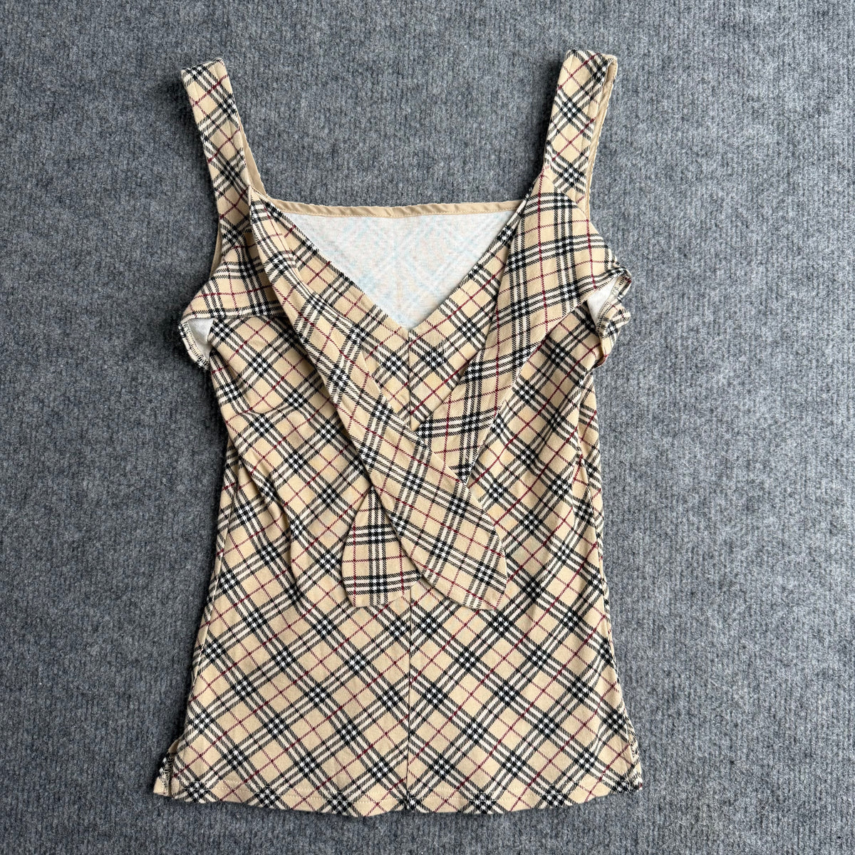 Burberry top (Str. S)