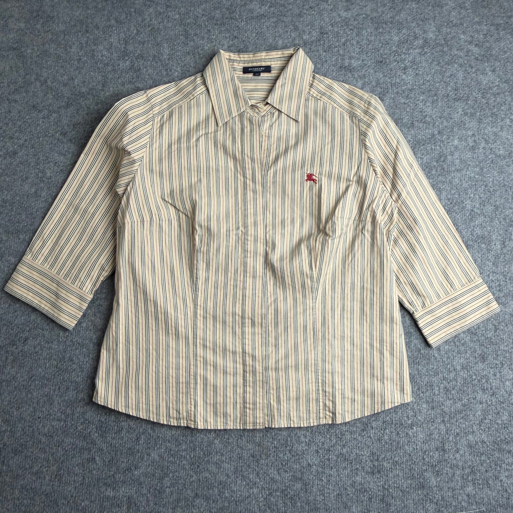 Burberry skjorte (Str. M)