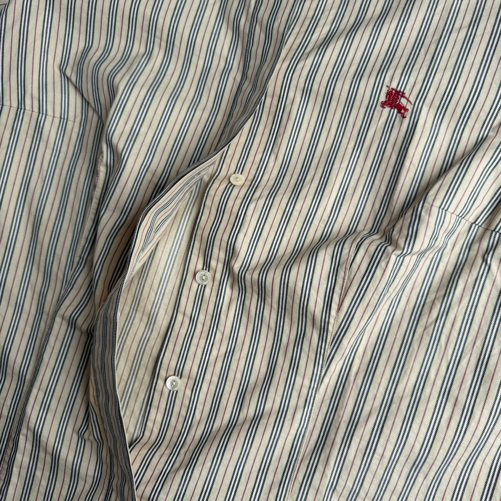 Burberry skjorte (Str. M)