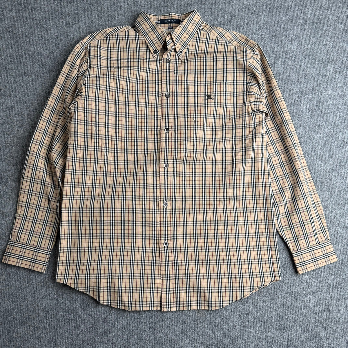 Burberry skjorte (Str. S)