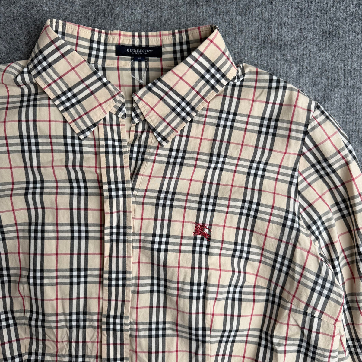 Burberry skjorte (Str. XS)