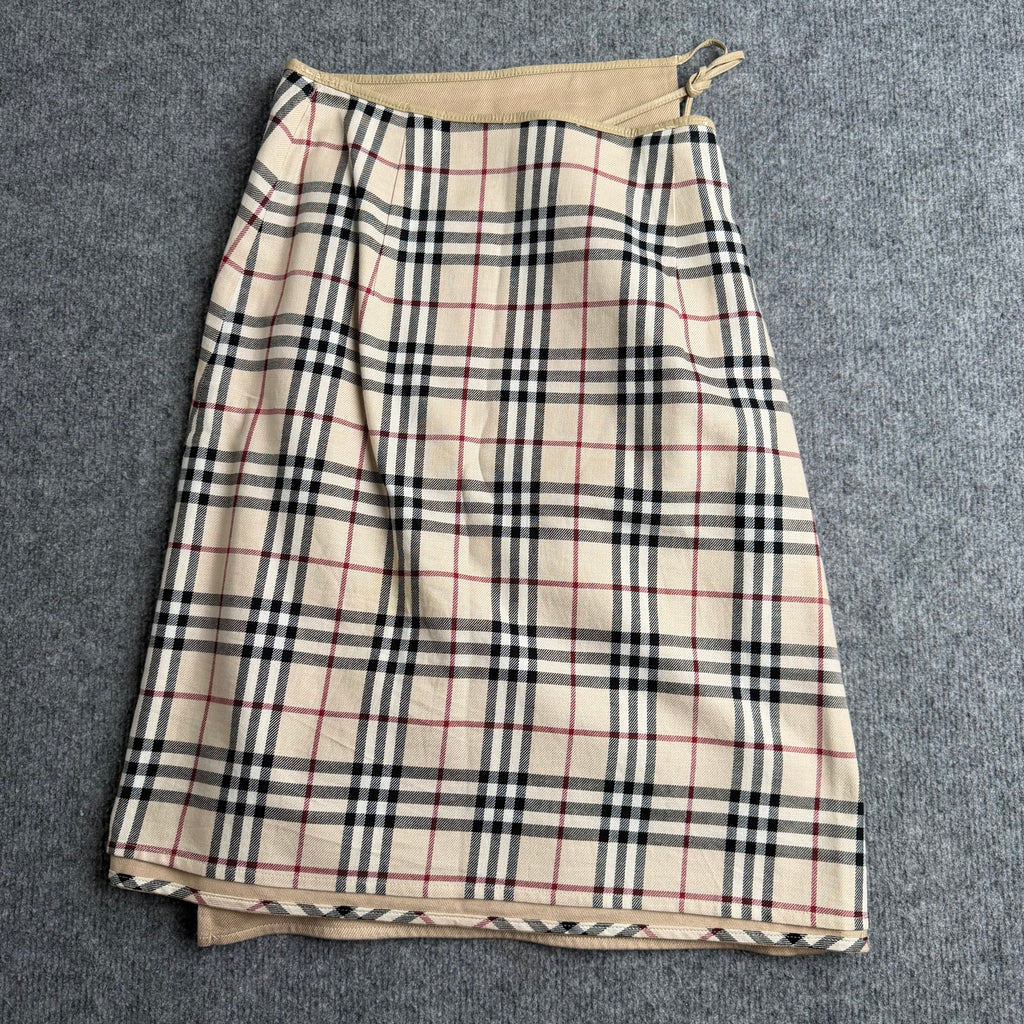 Burberry nederdel (Str. 38)
