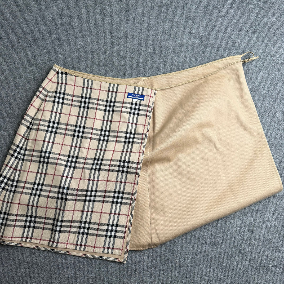 Burberry nederdel (Str. 38)
