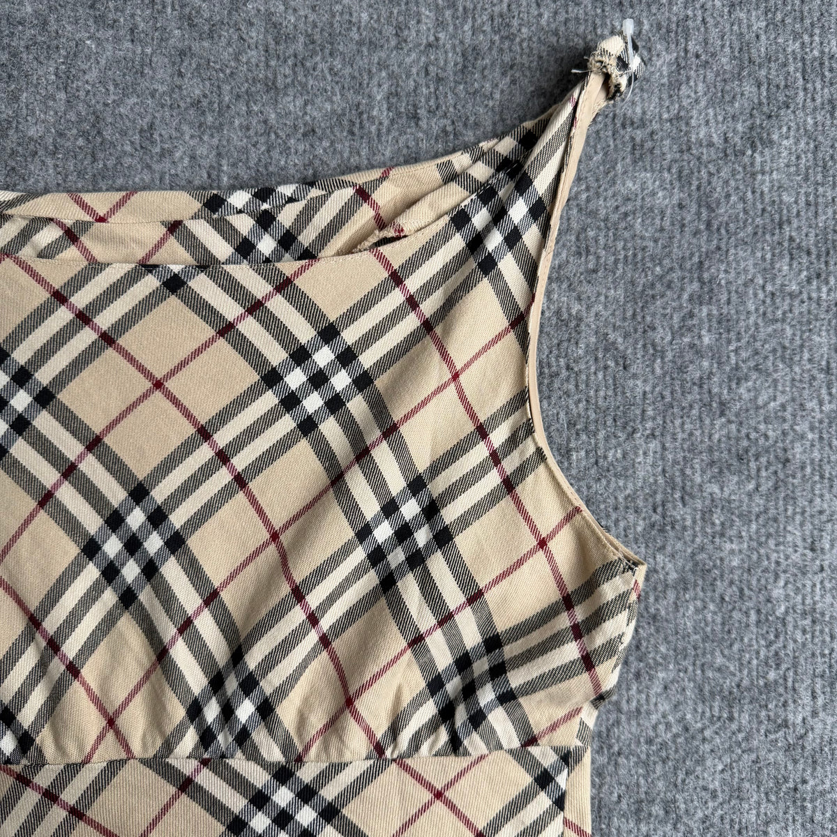 Burberry top (Str. S)