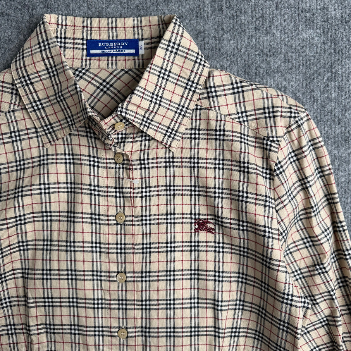Burberry skjorte (Str. S)