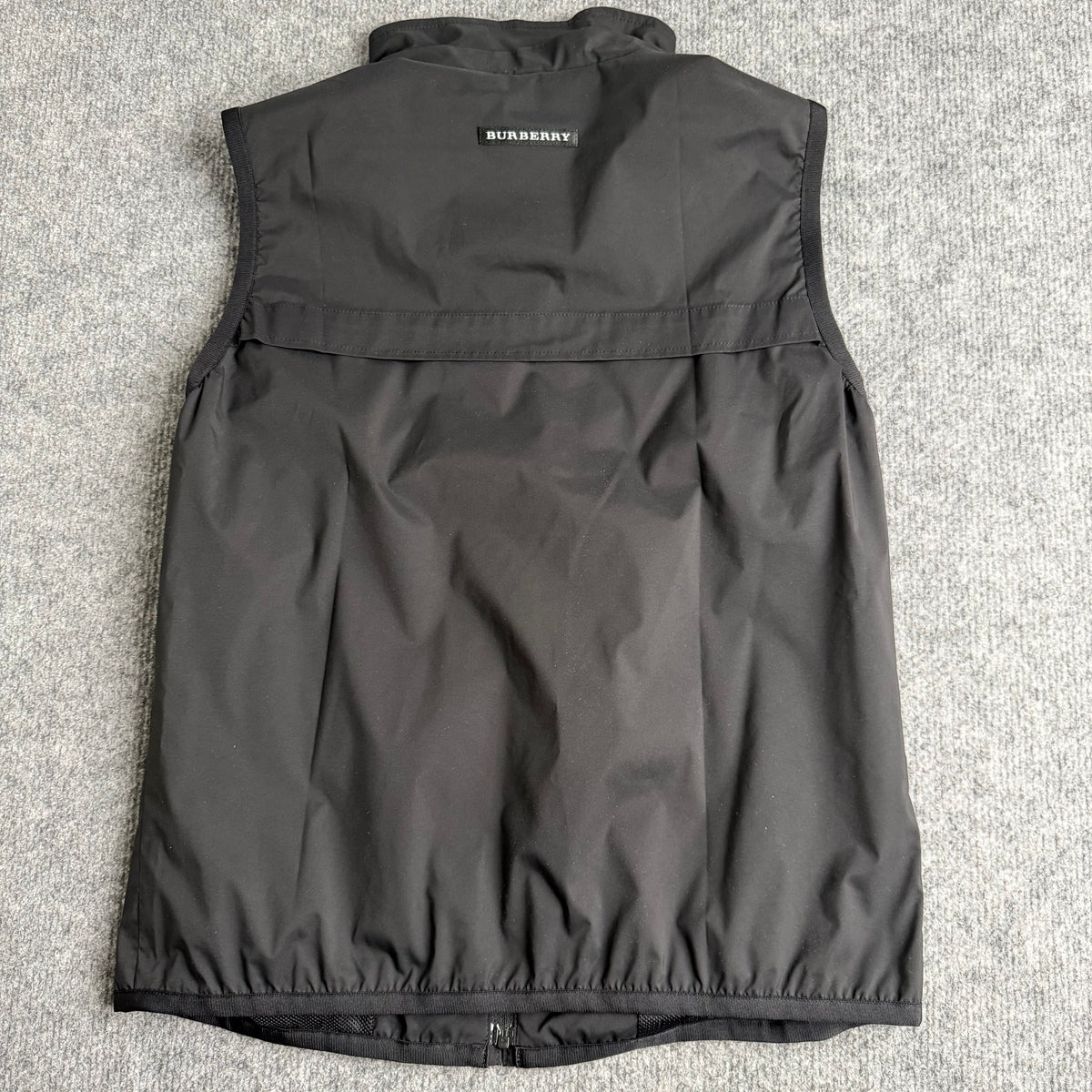 Burberry vest (Str. M)