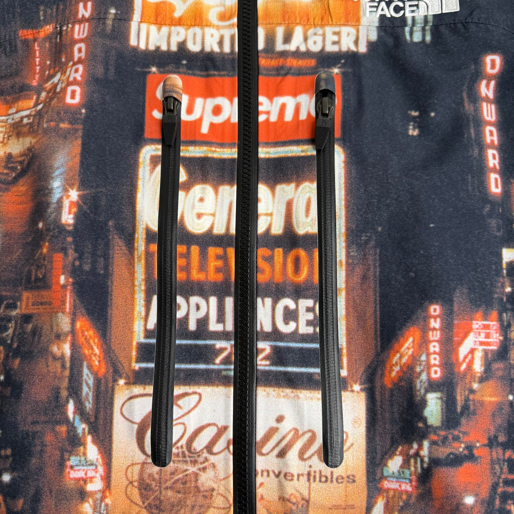 Supreme x The North Face jakke (Str. M)