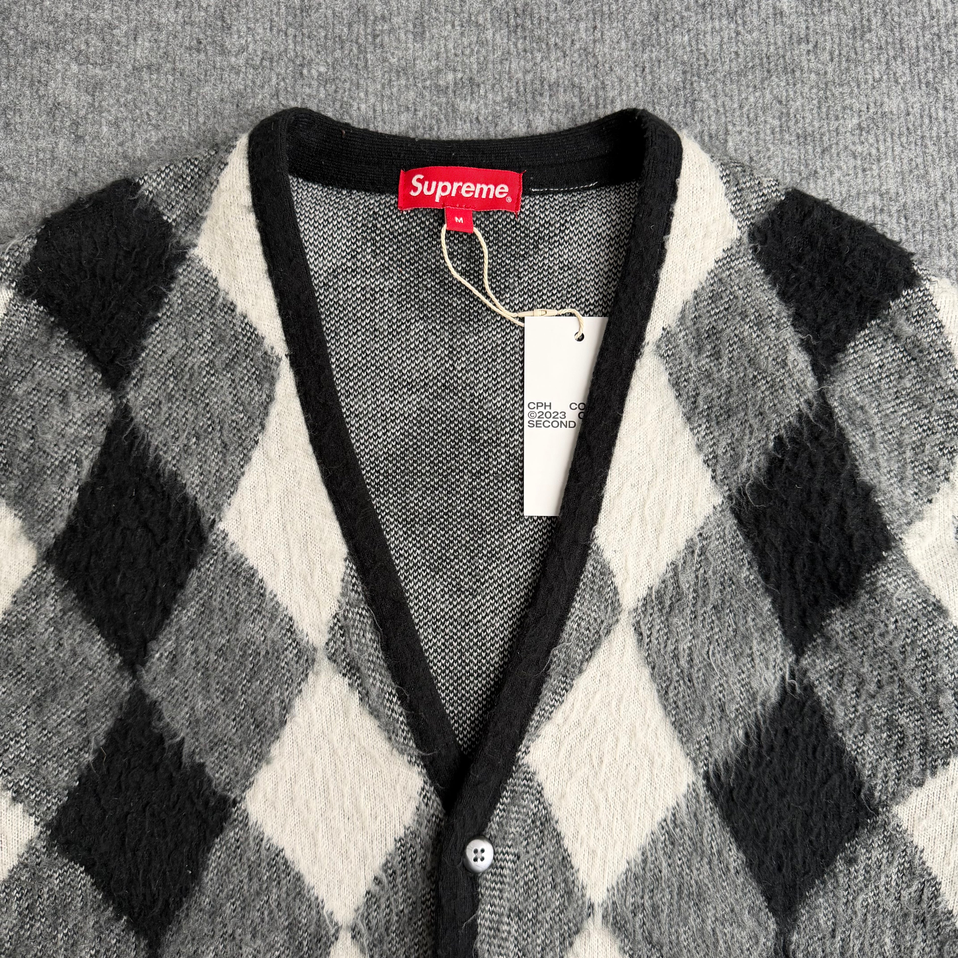Supreme cardigan (Str. M)