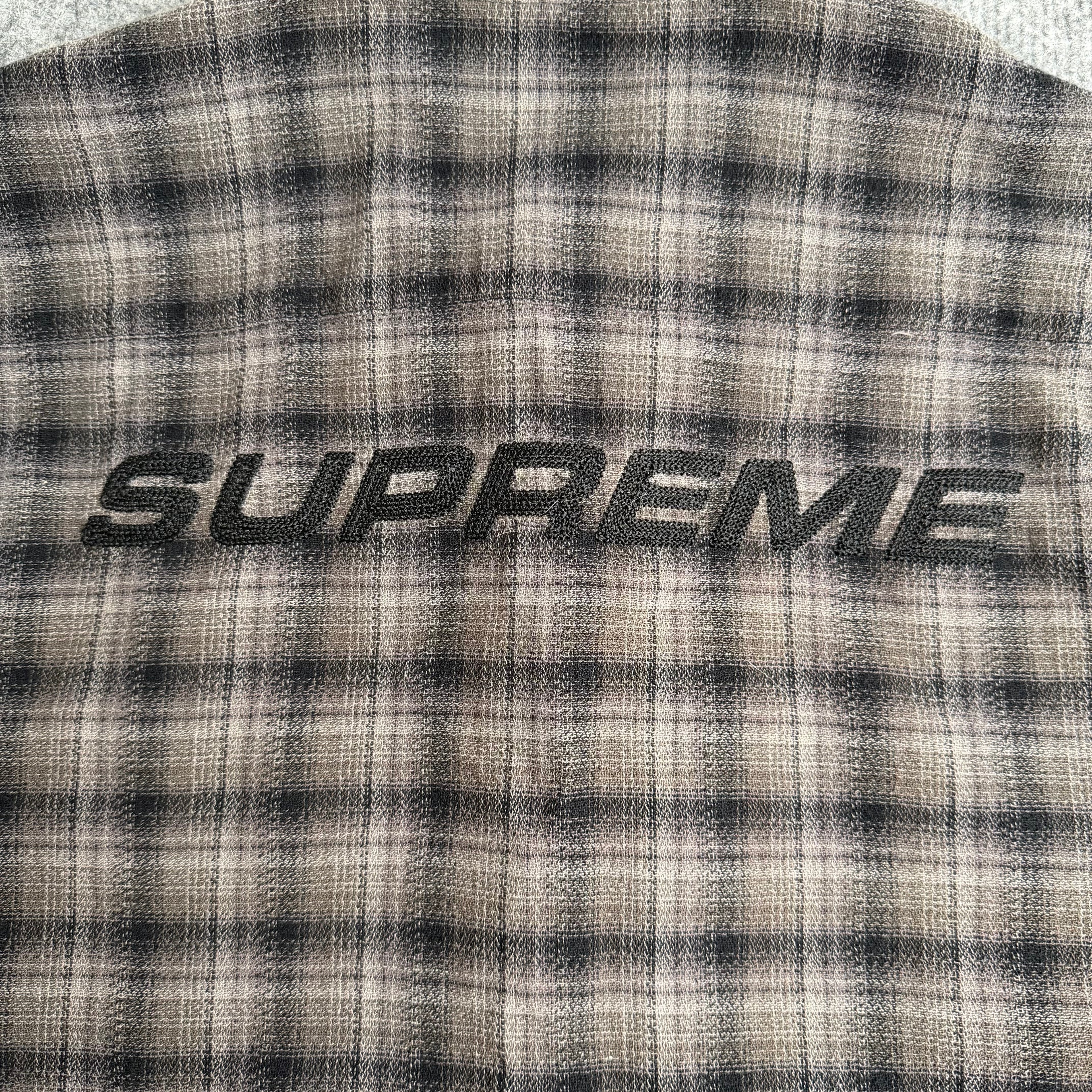 Supreme skjorte (Str. L)