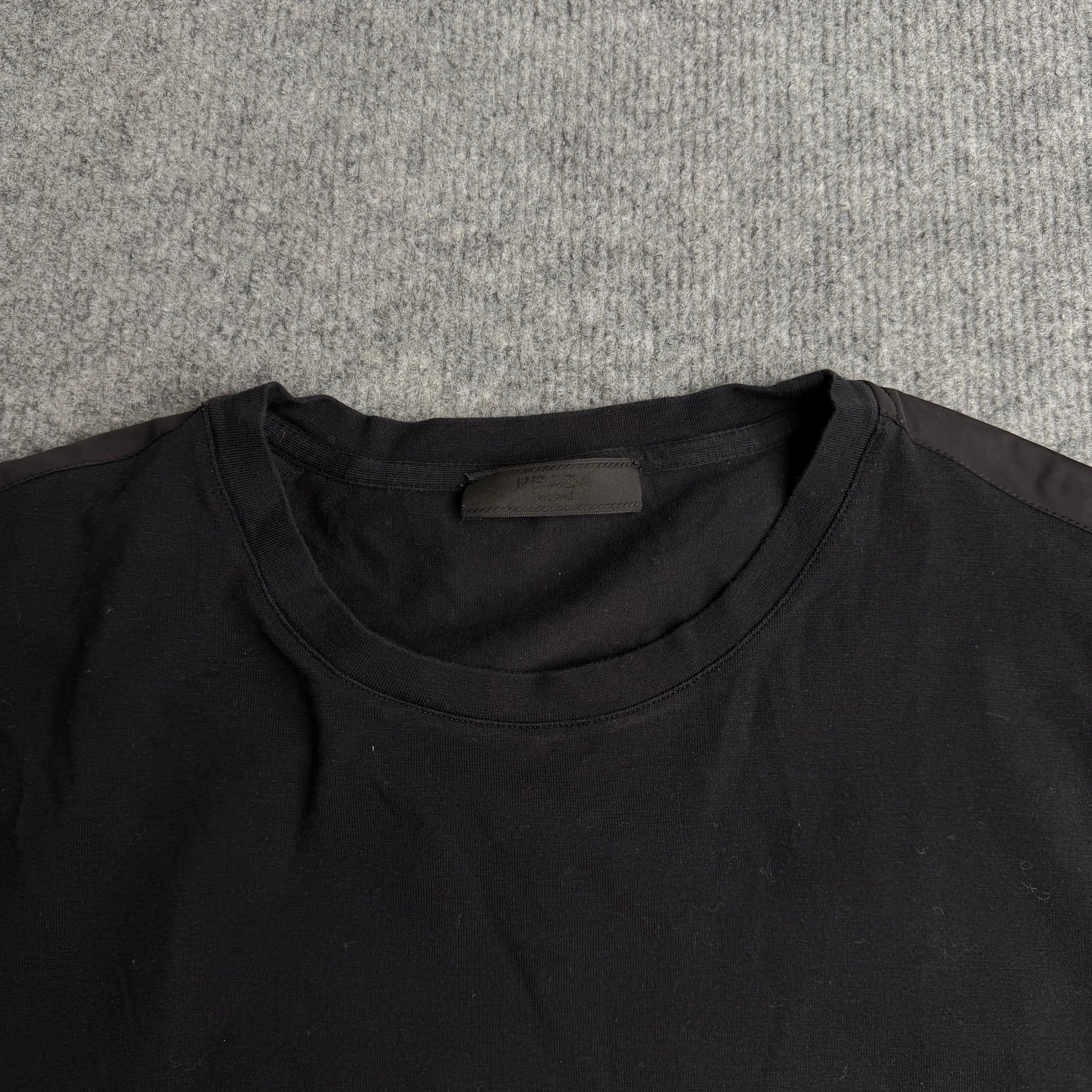Prada bluse (Str. L)