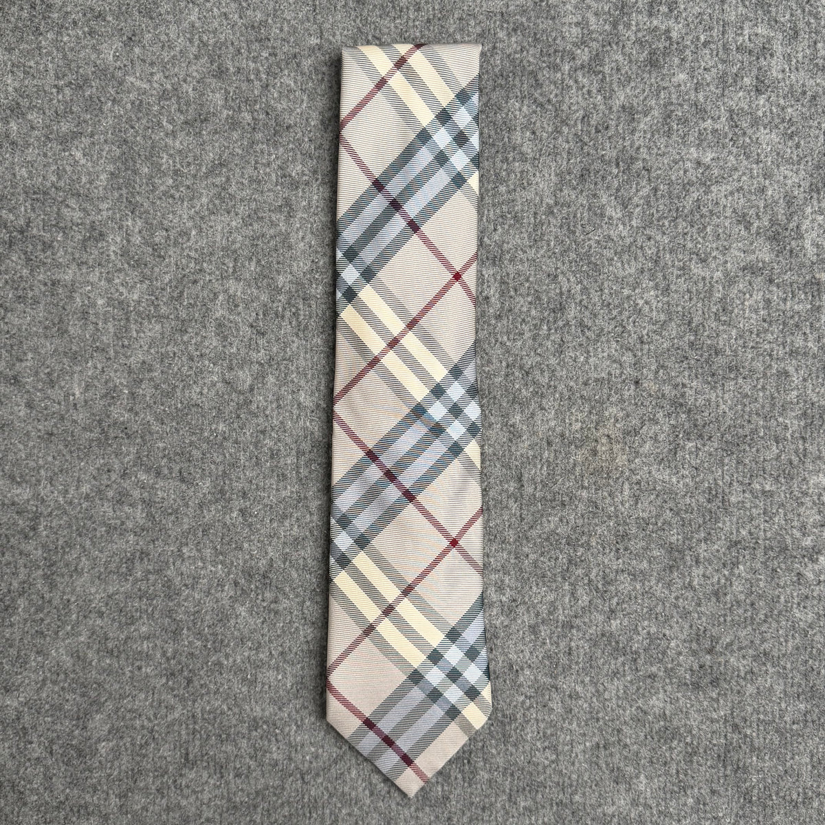 Burberry slips