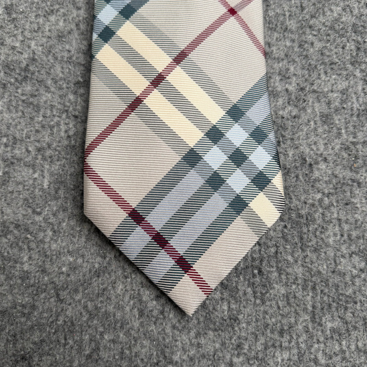 Burberry slips