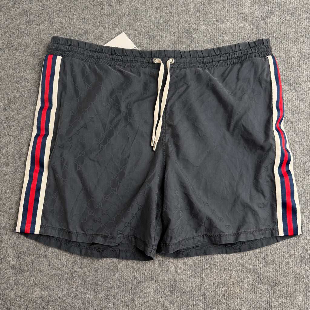 Gucci shorts (Str. M)