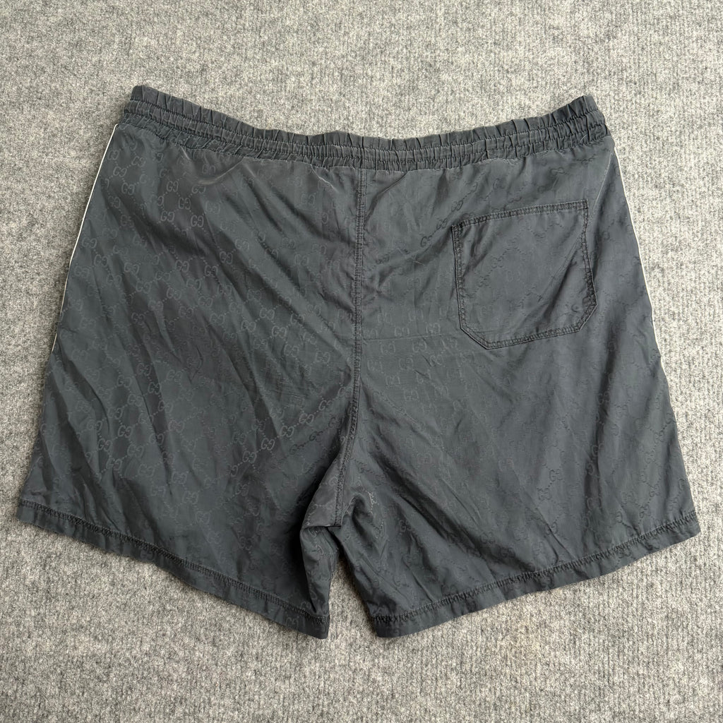Gucci shorts (Str. M)