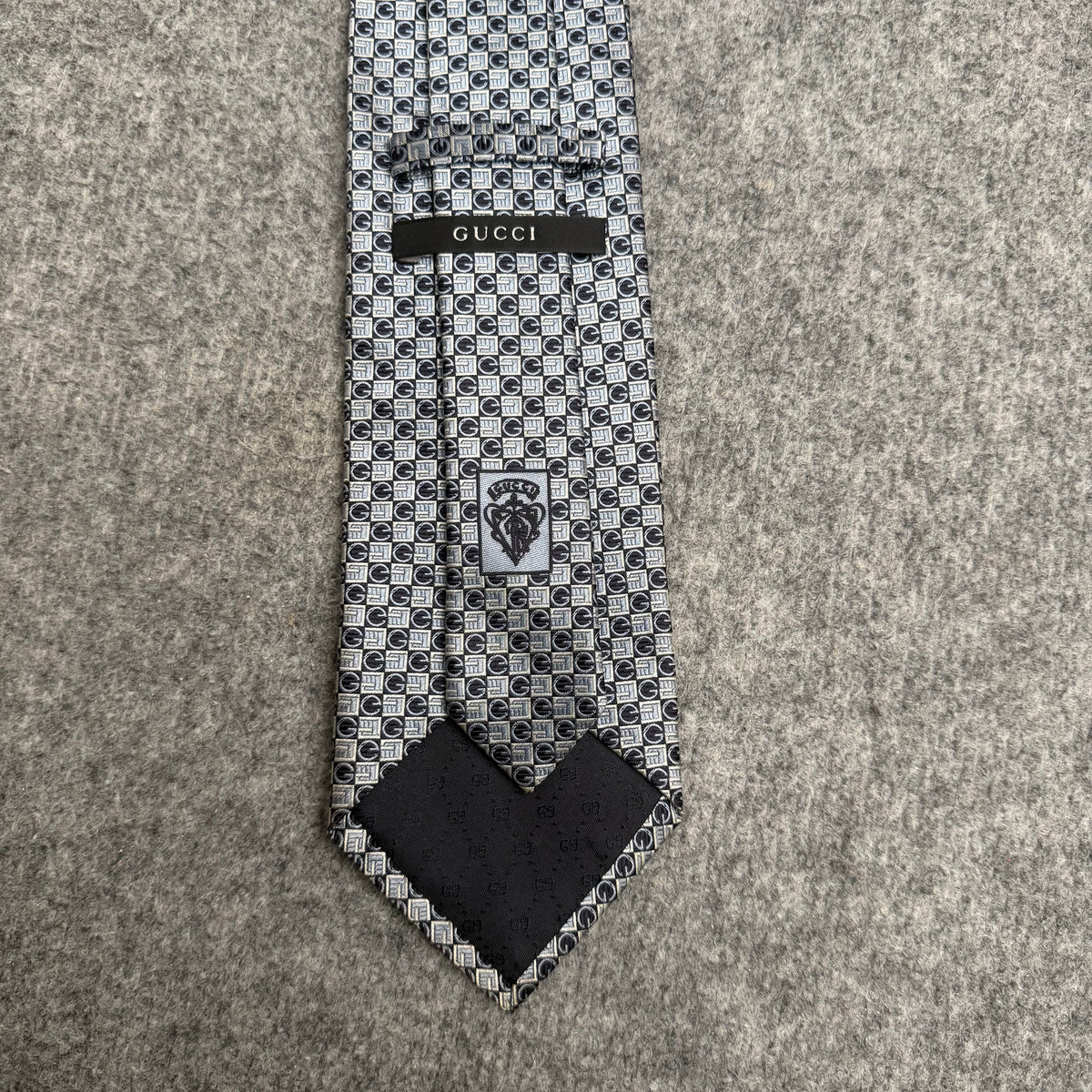 Gucci slips
