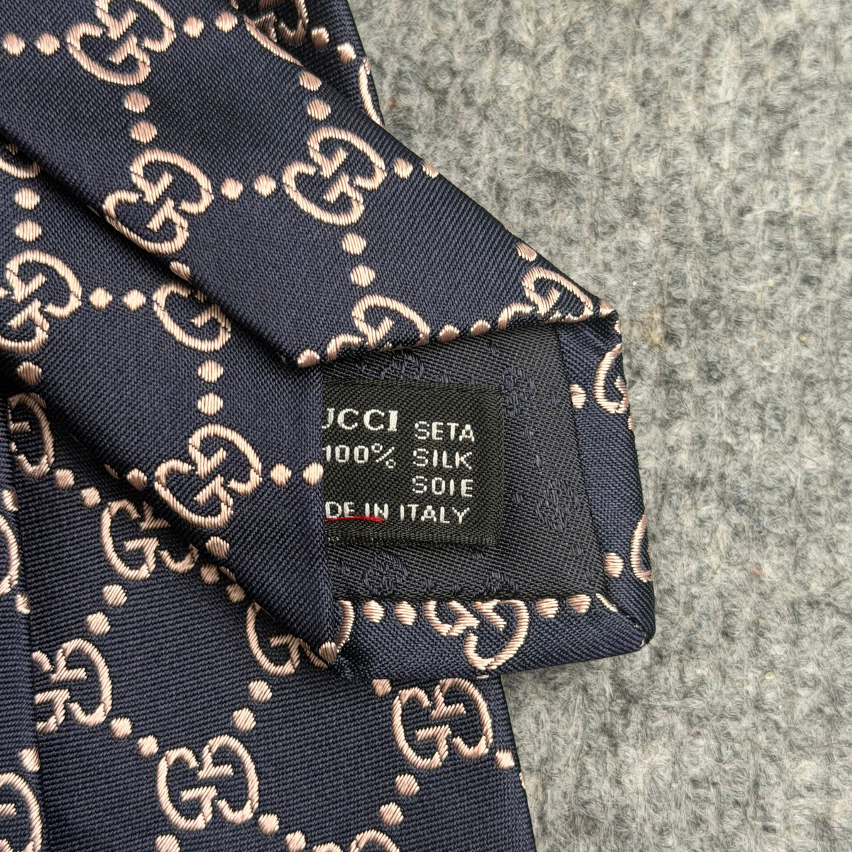 Gucci slips