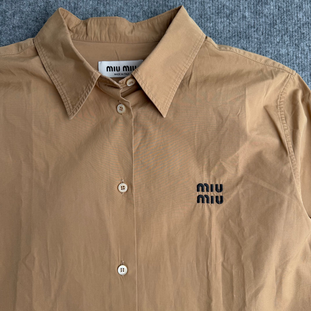Miu Miu skjorte (Str. 44)