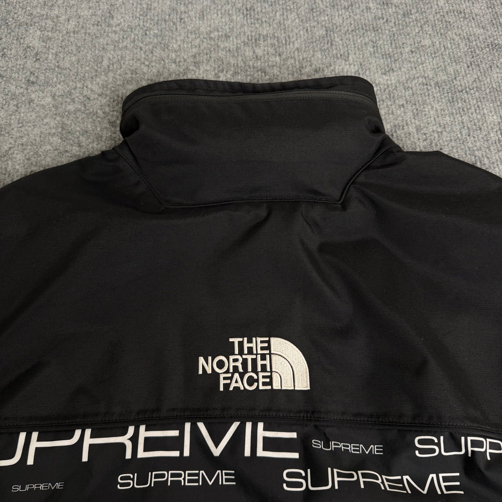Supreme x The North Face jakke (Str. L)
