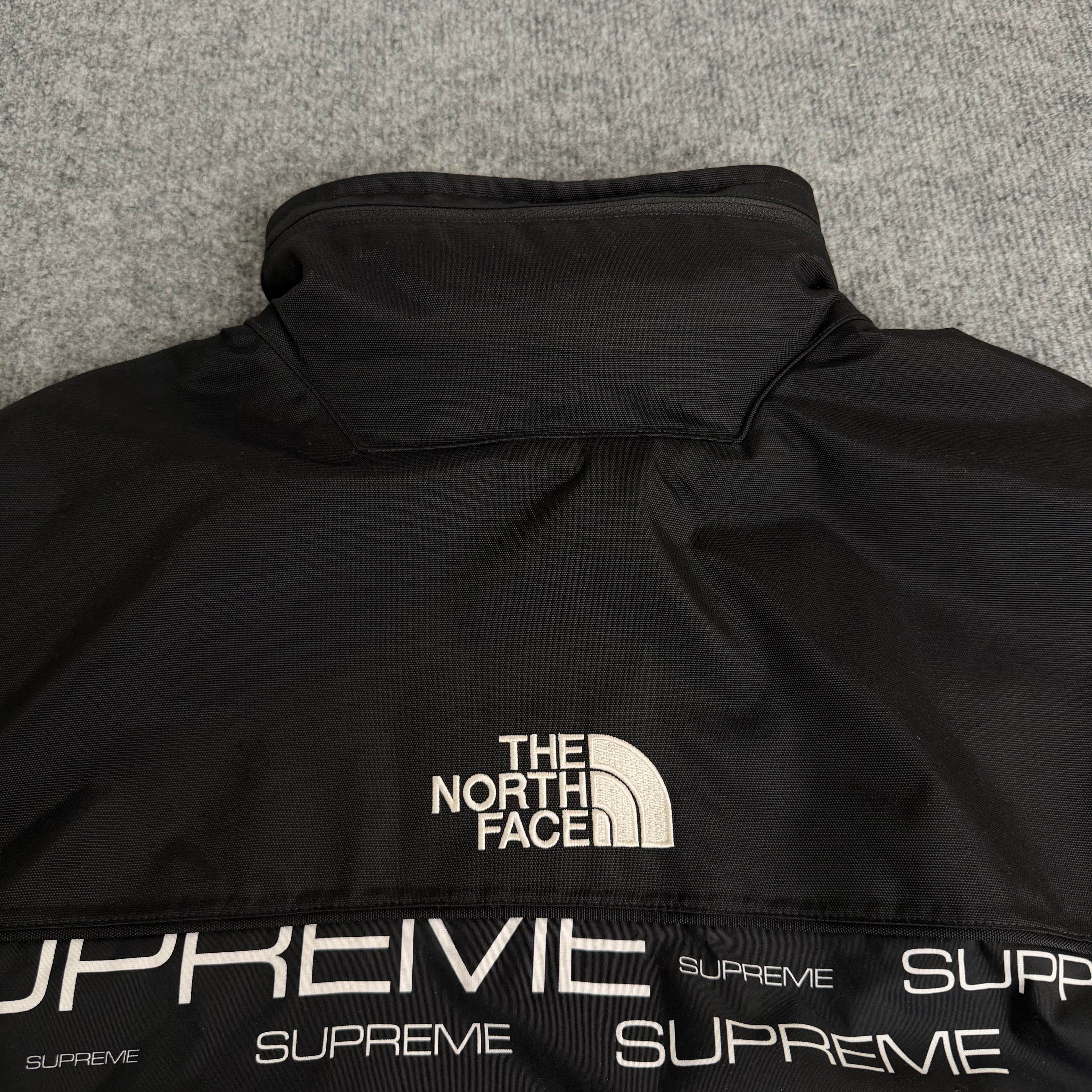 Supreme x The North Face jakke (Str. L)