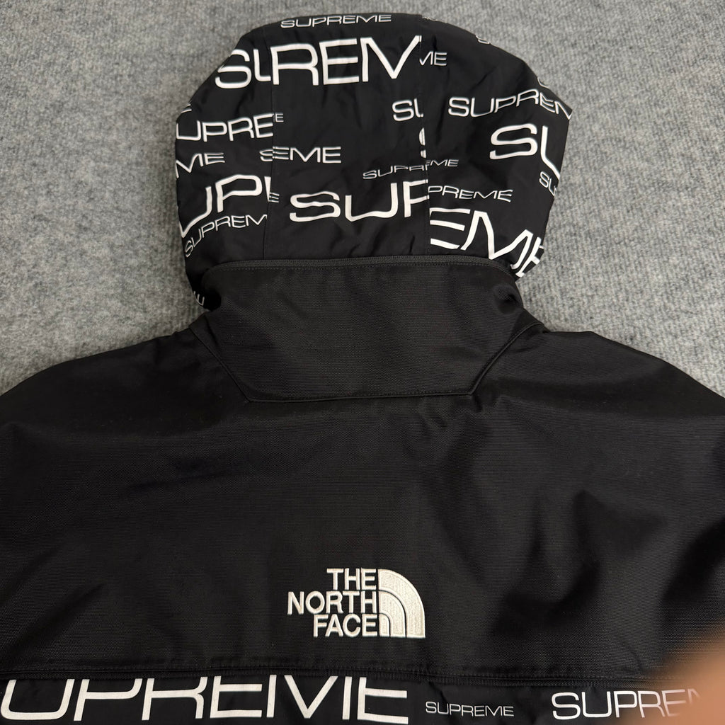 Supreme x The North Face jakke (Str. L)