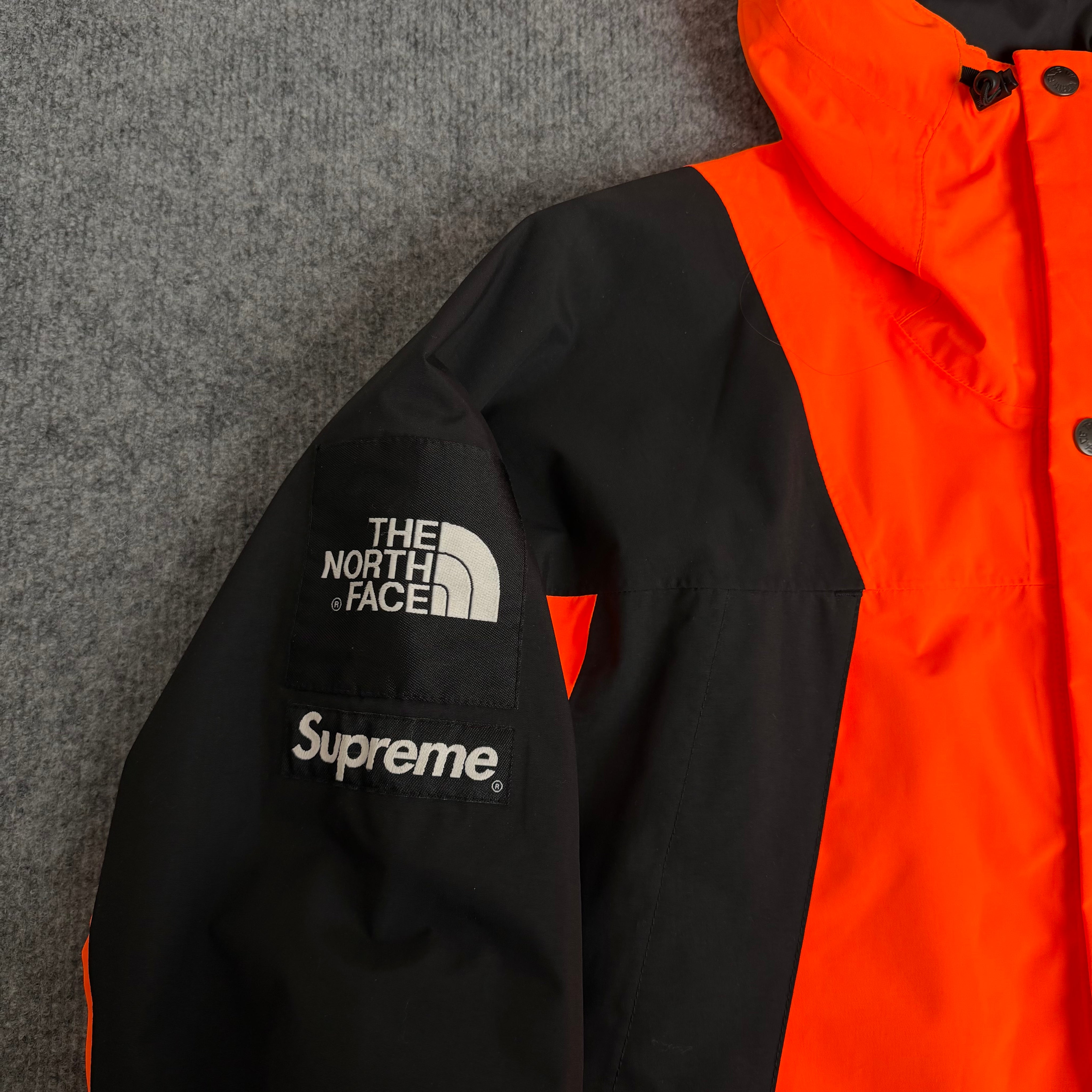 Supreme x The North Face jakke (Str. S)