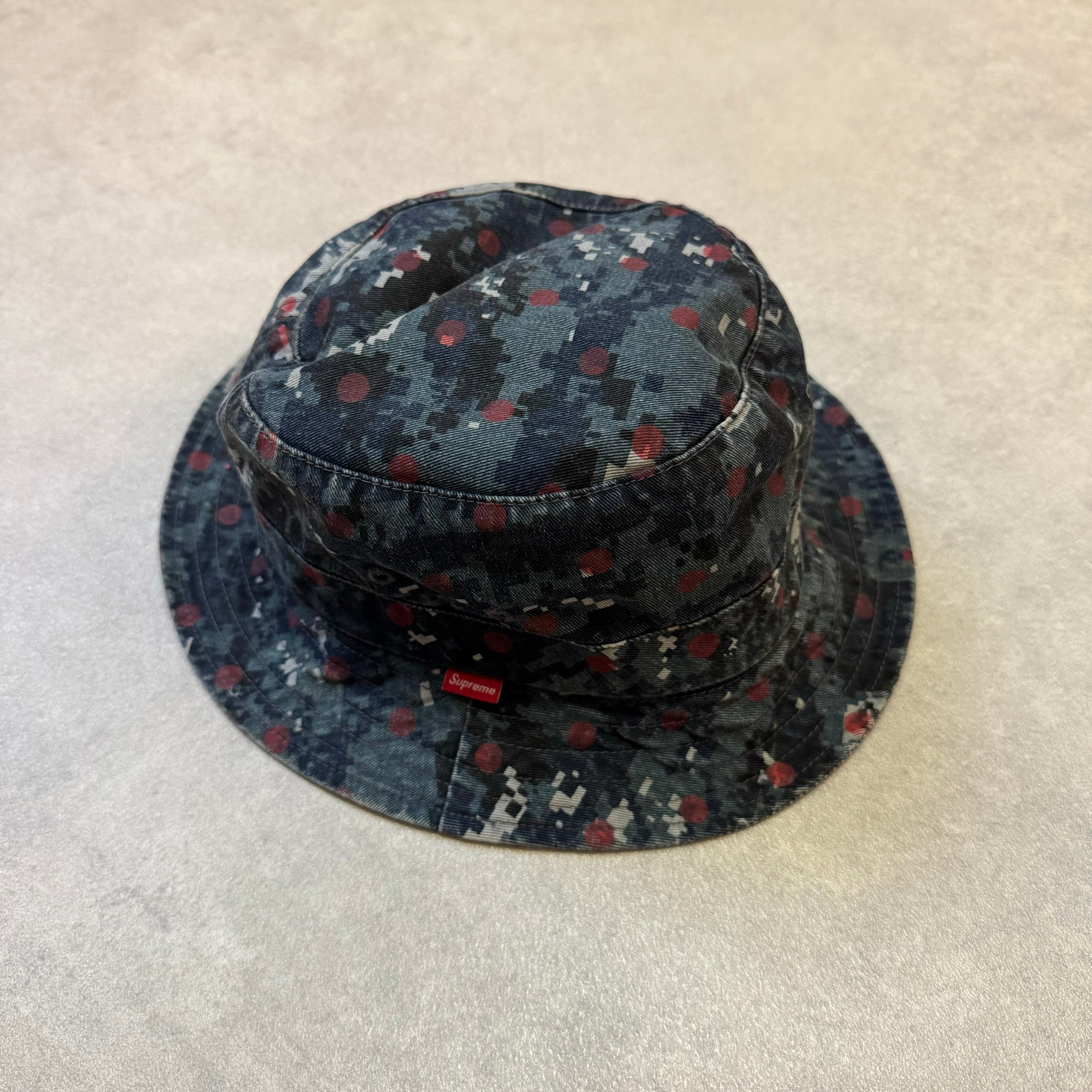 Supreme x Comme Des Garcons bøllehat (Str M-L)