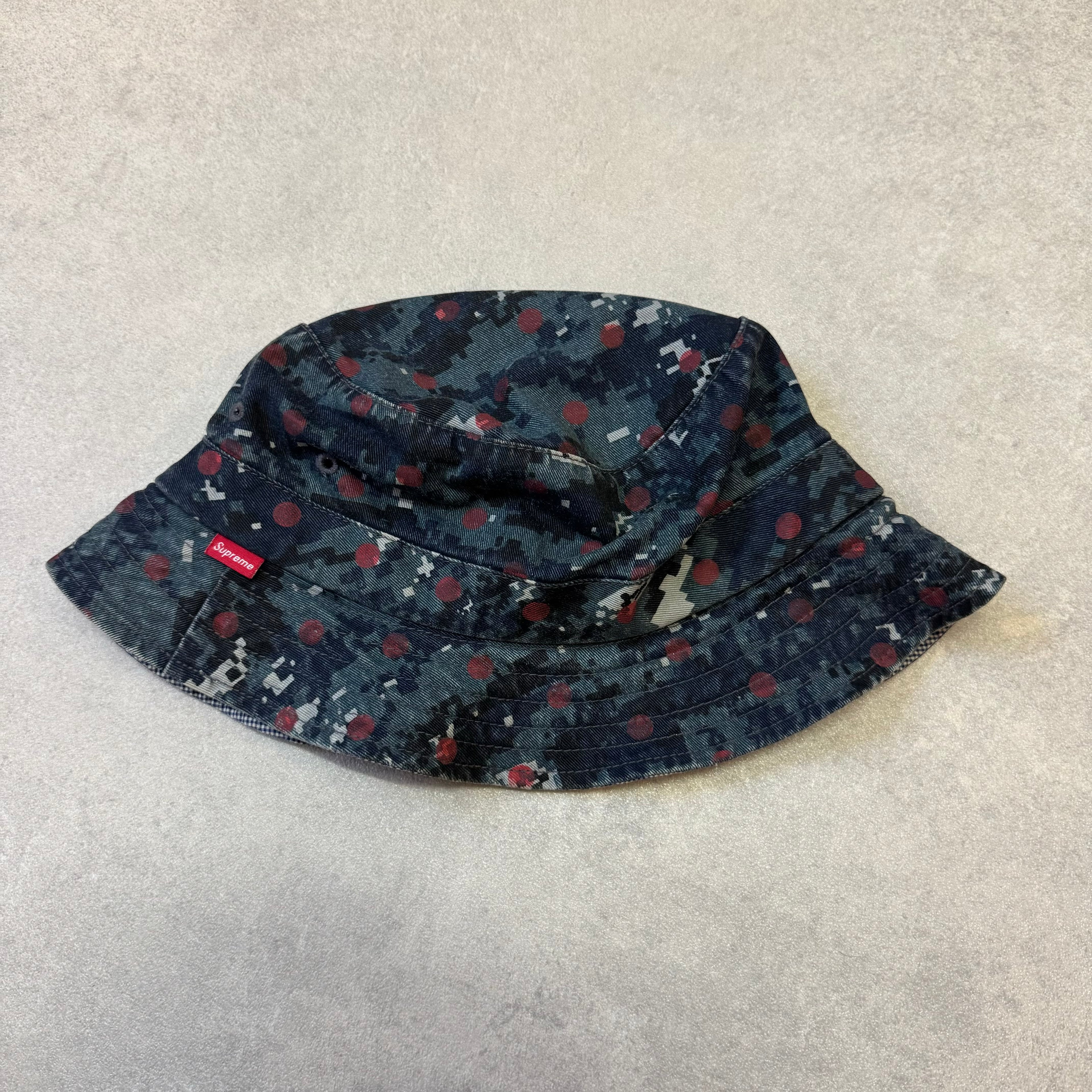 Supreme x Comme Des Garcons bøllehat (Str M-L)