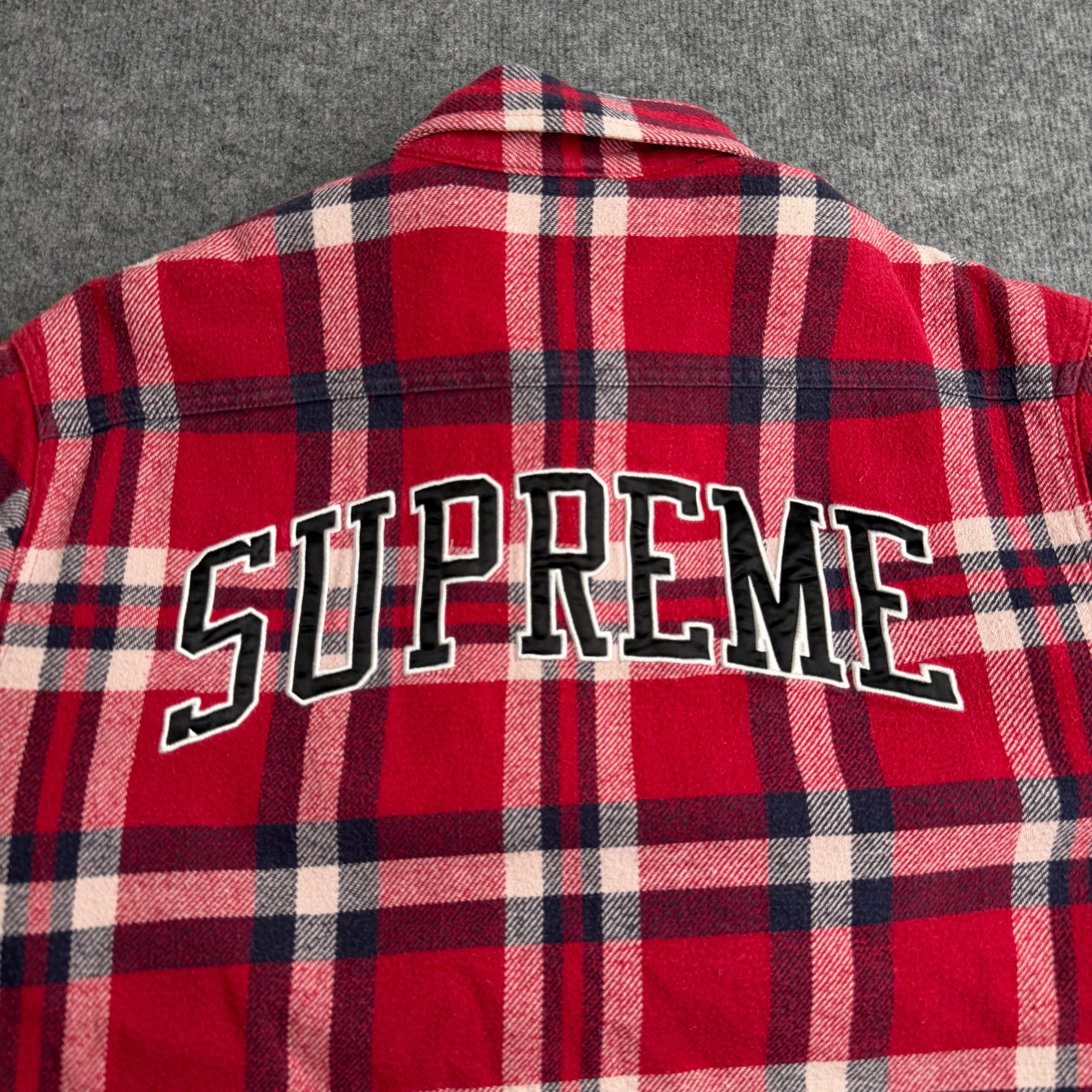 Supreme skjorte (Str. XL)