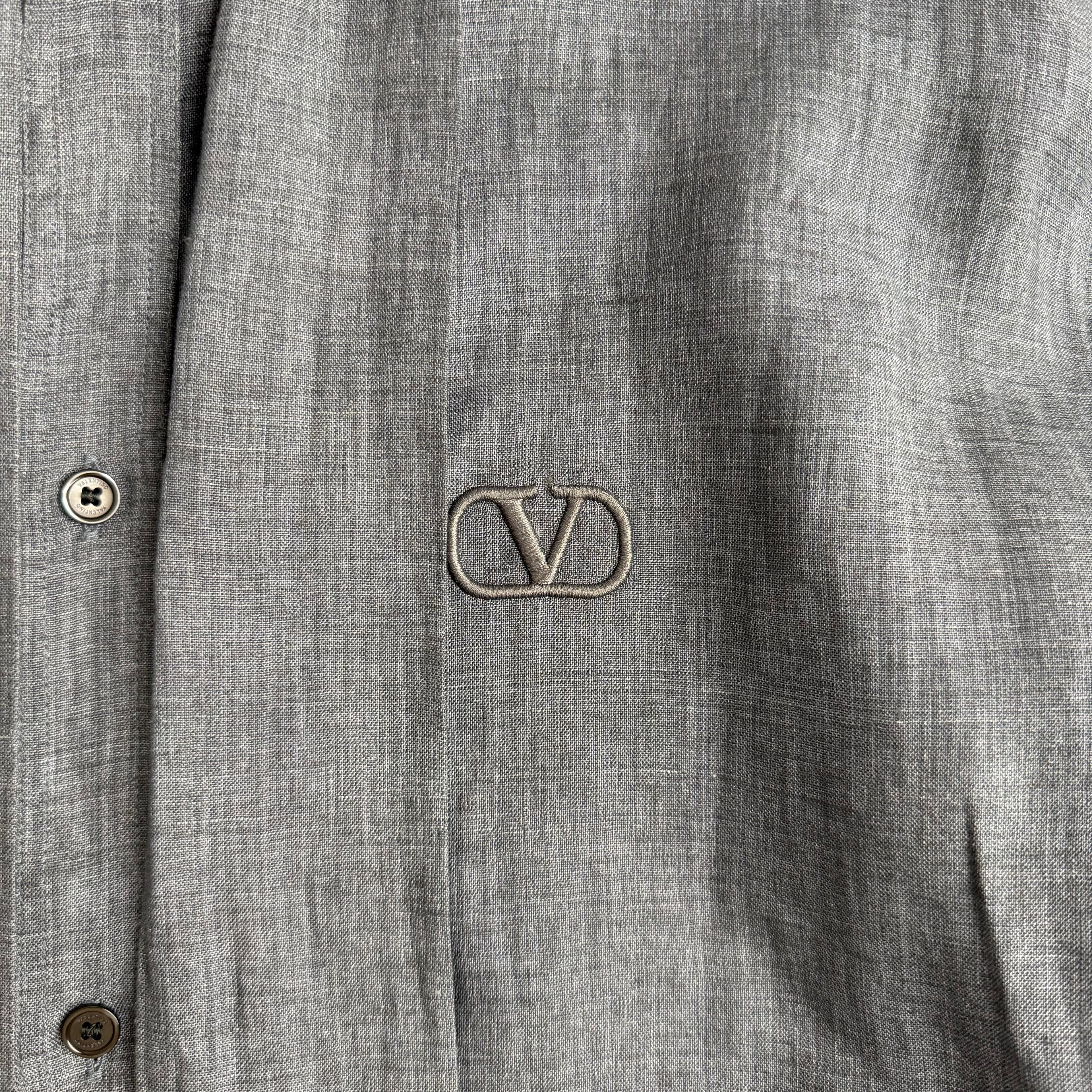 Valentino skjorte (Str. XL)